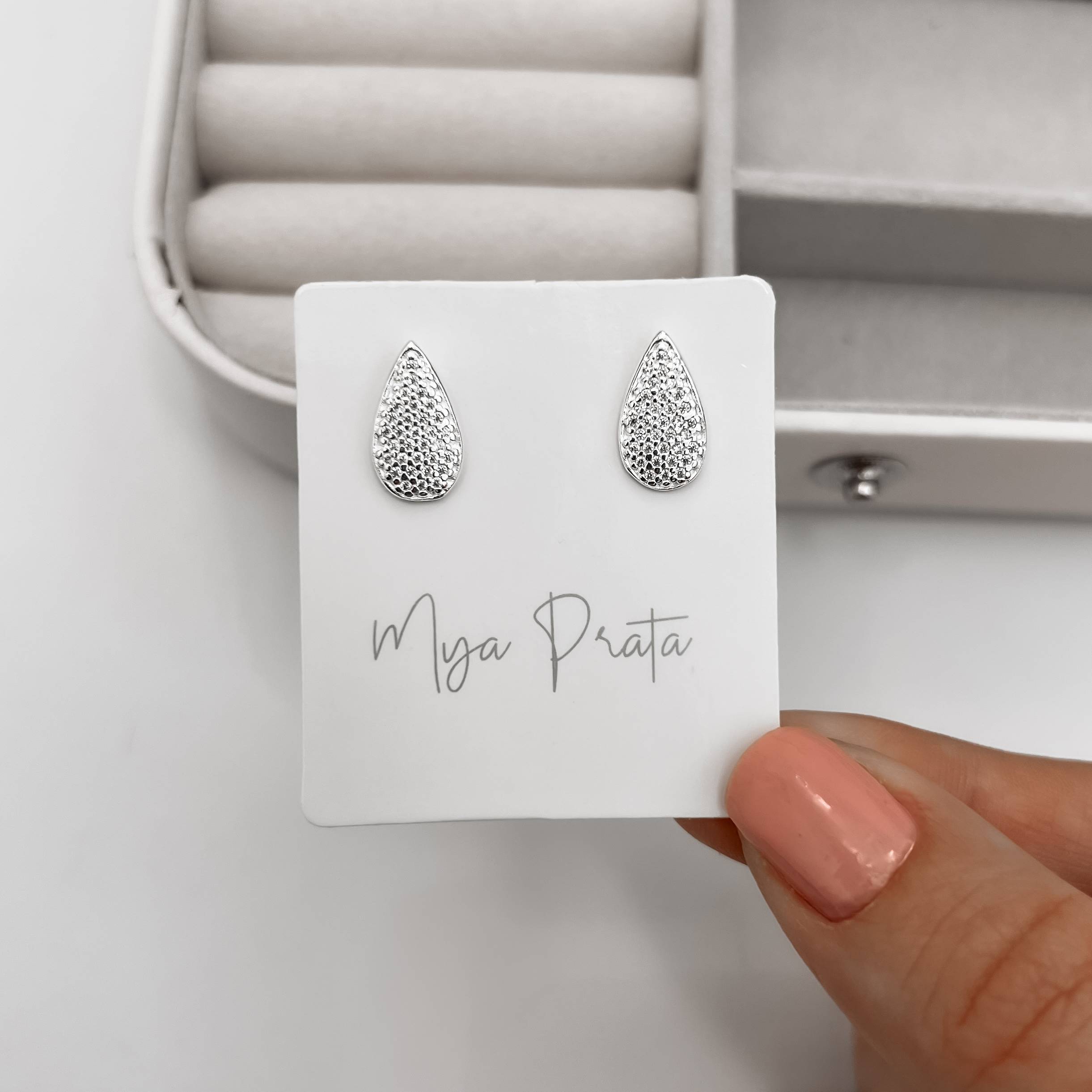 Imagem Secundária Brinco gota cravejada 14mm