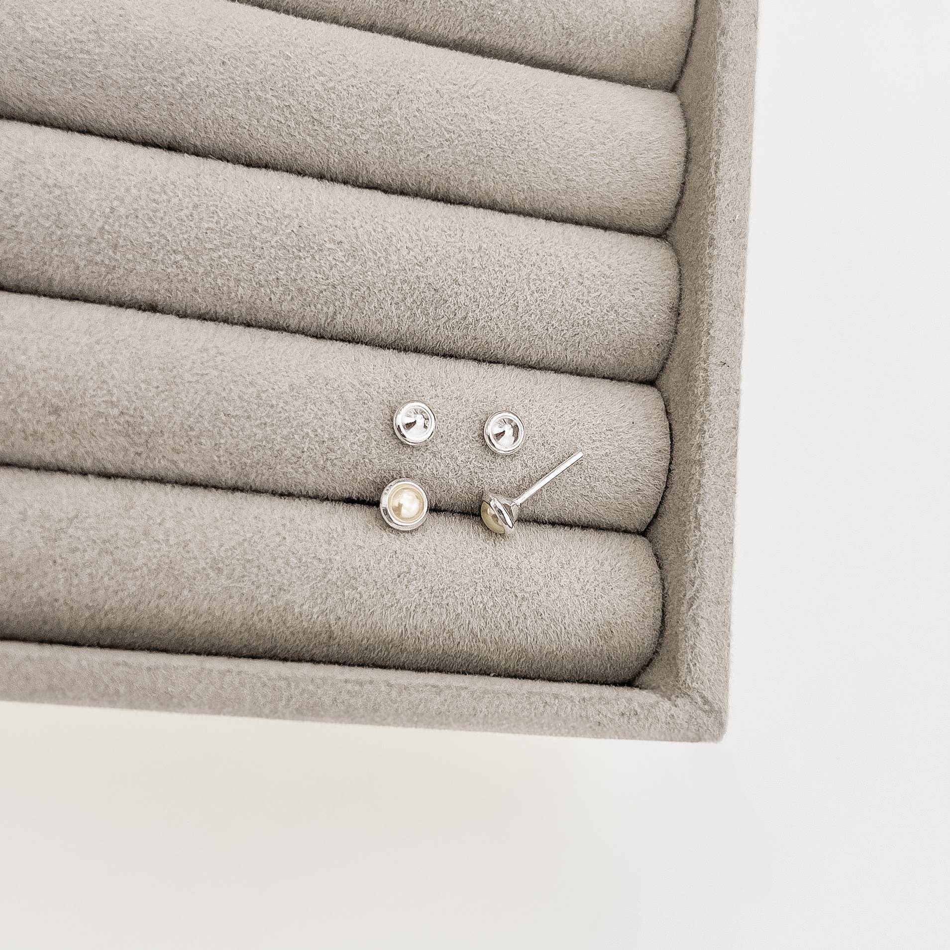 Imagem Secundária Brinco infantil meia pérola 5mm tarraxa baby