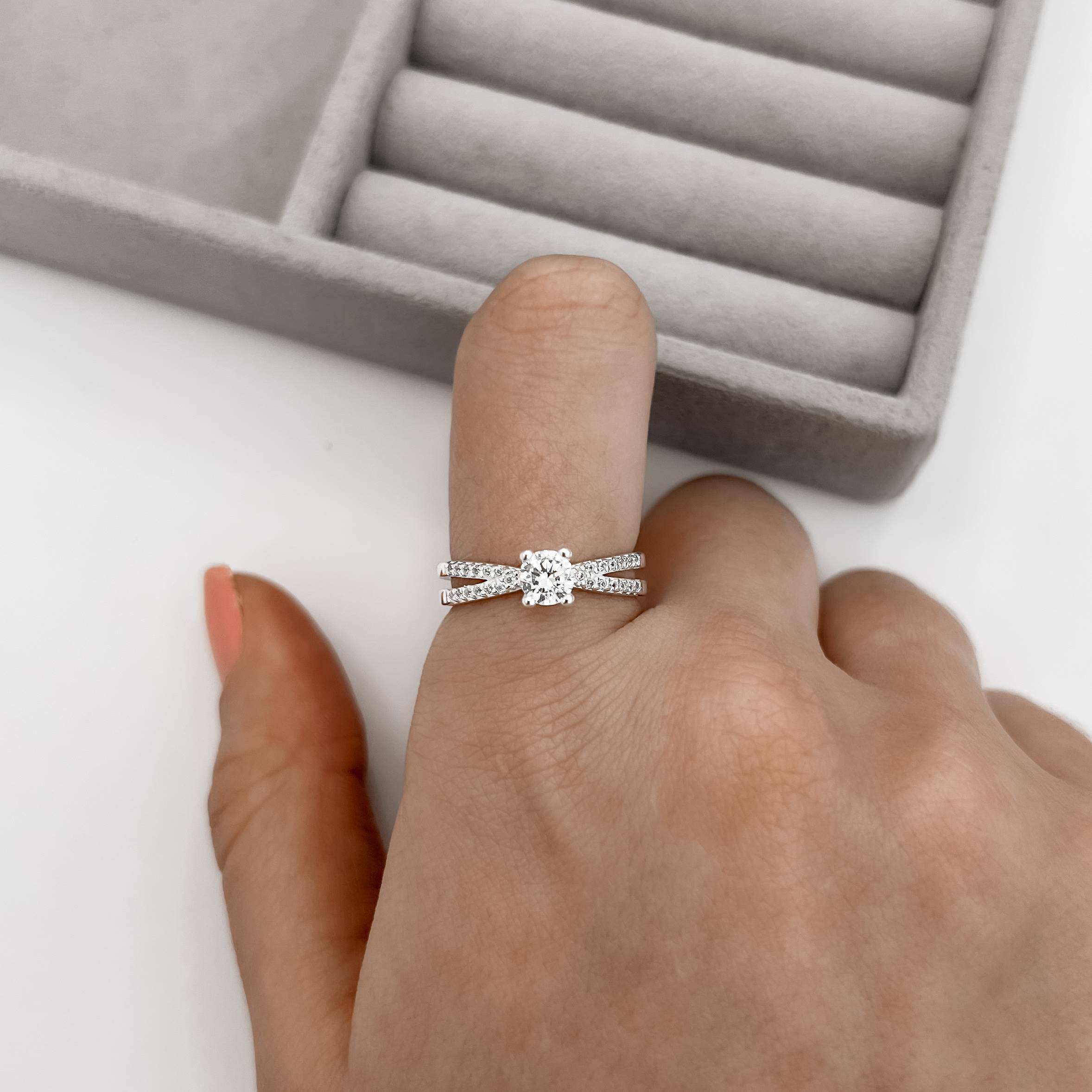 Anel solitário 5mm fio duplo cravejado