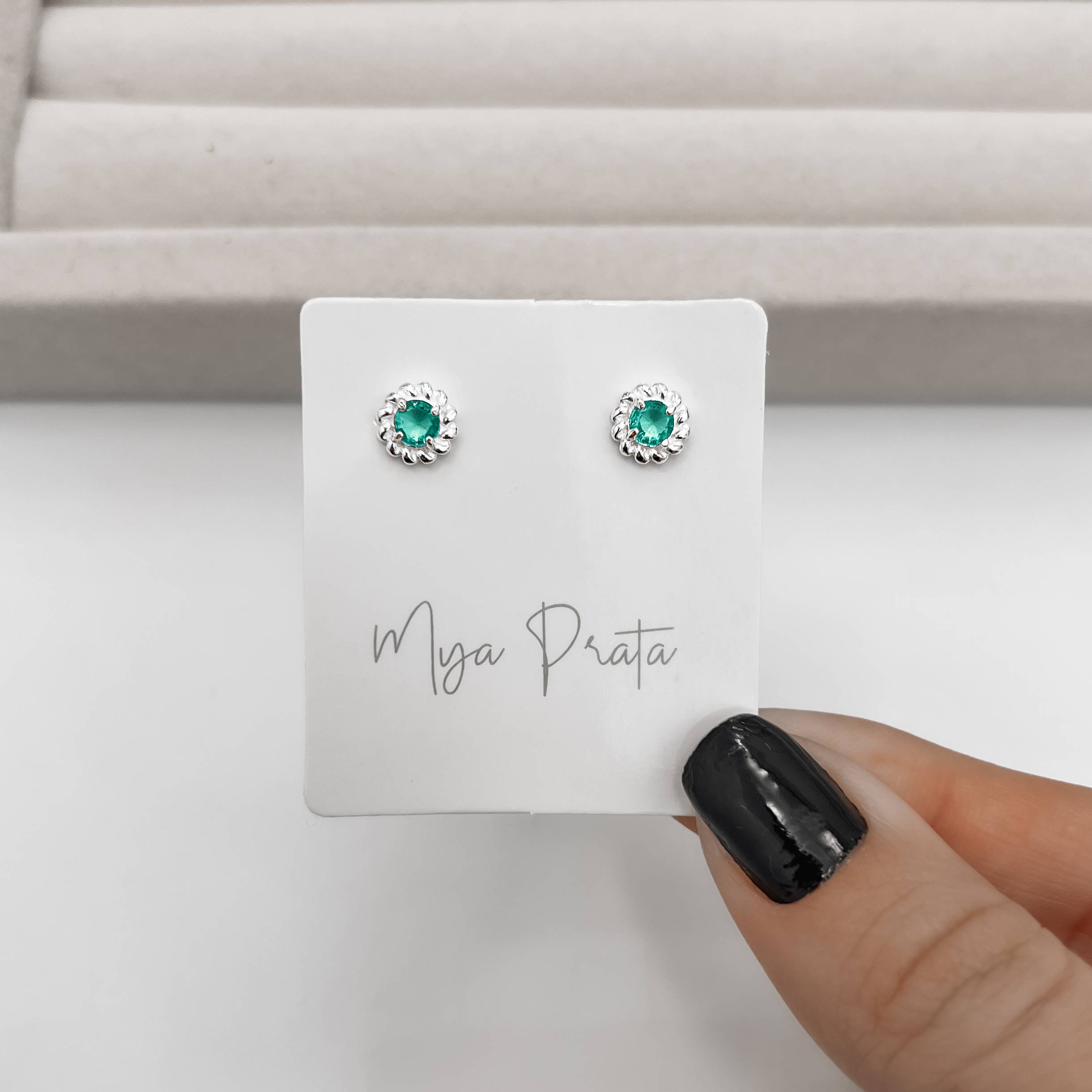 Imagem Brinco zircônia redonda acqua detalhe torcido 7mm