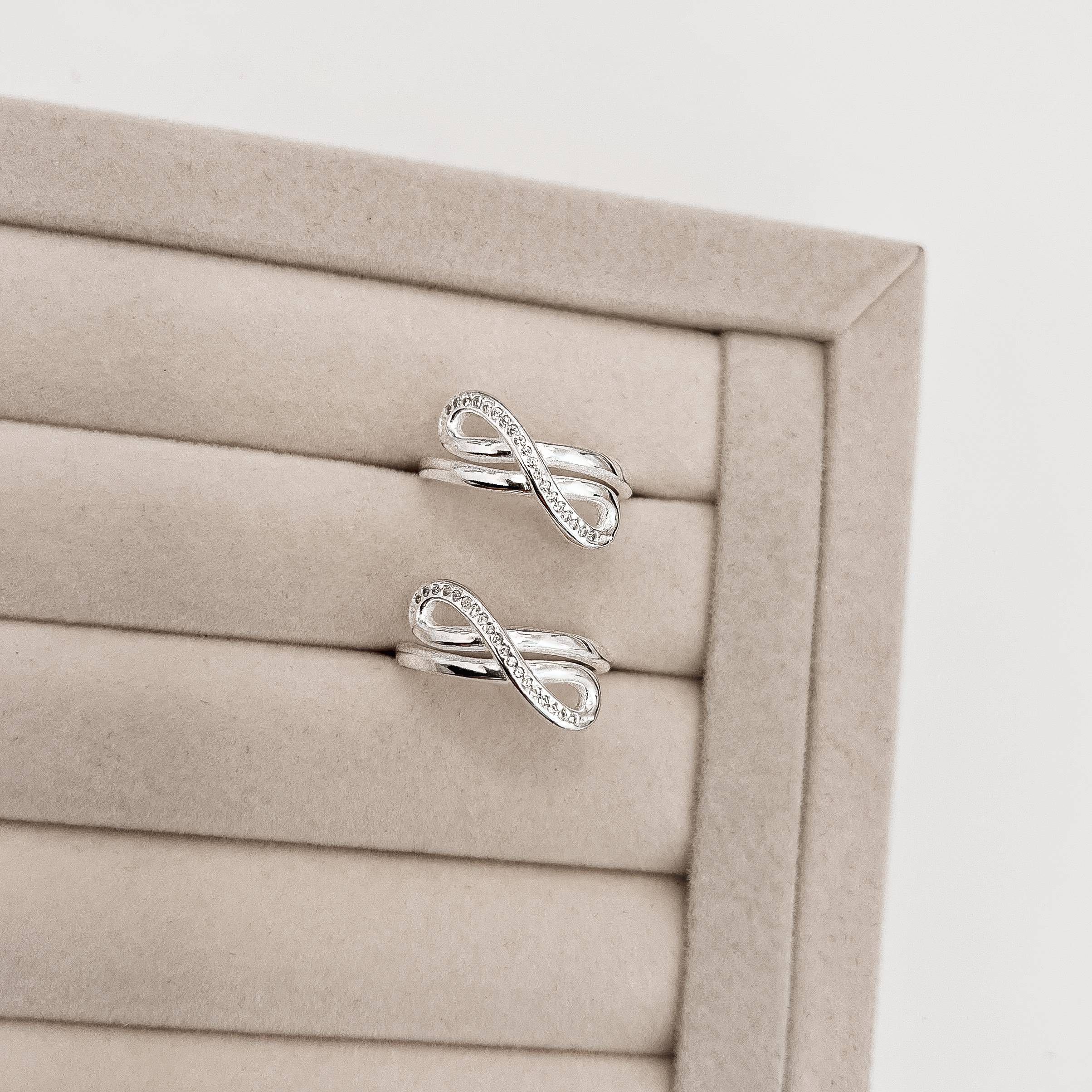 Anel infinito cravejado 2 fios