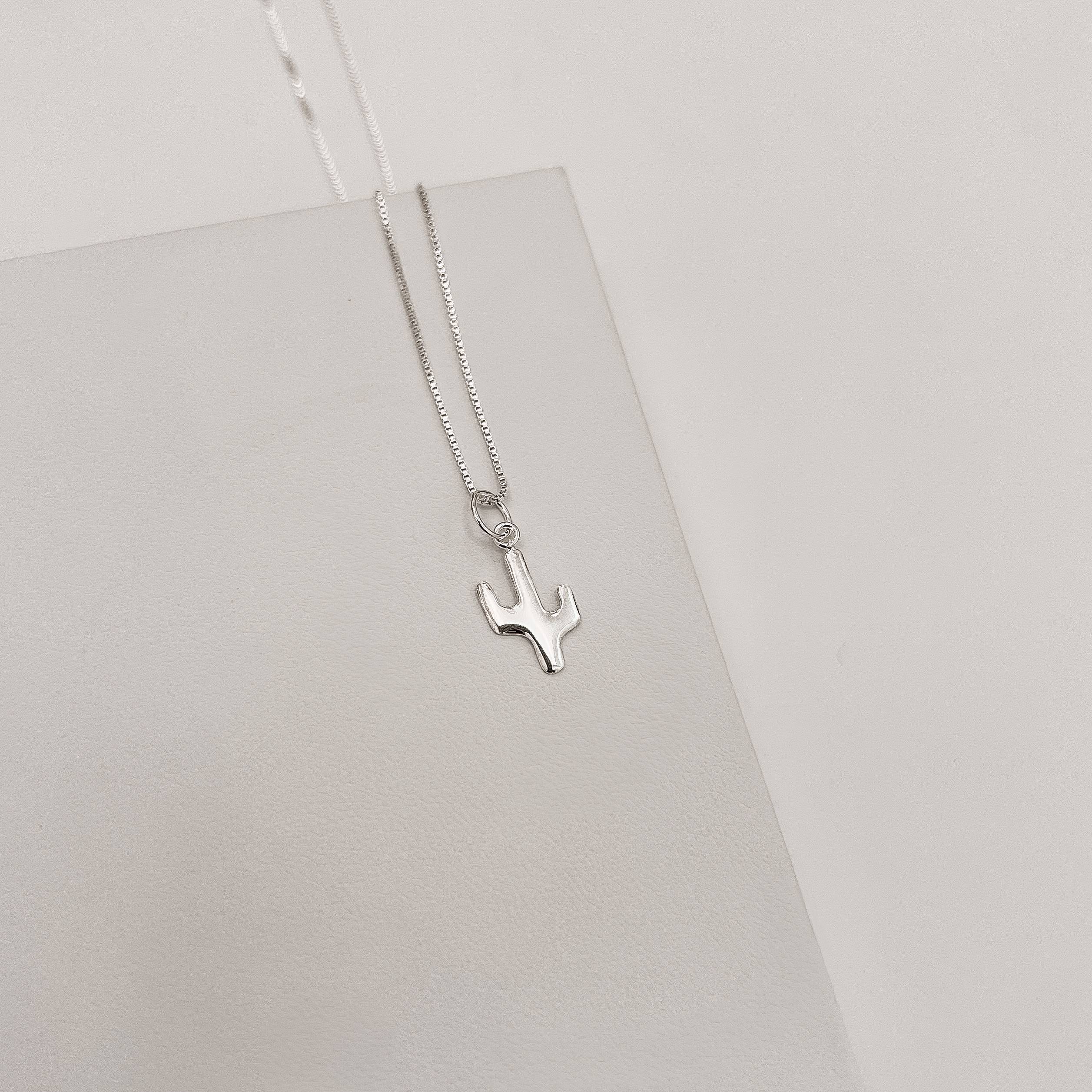 Colar pingente cacto 12mm 40cm