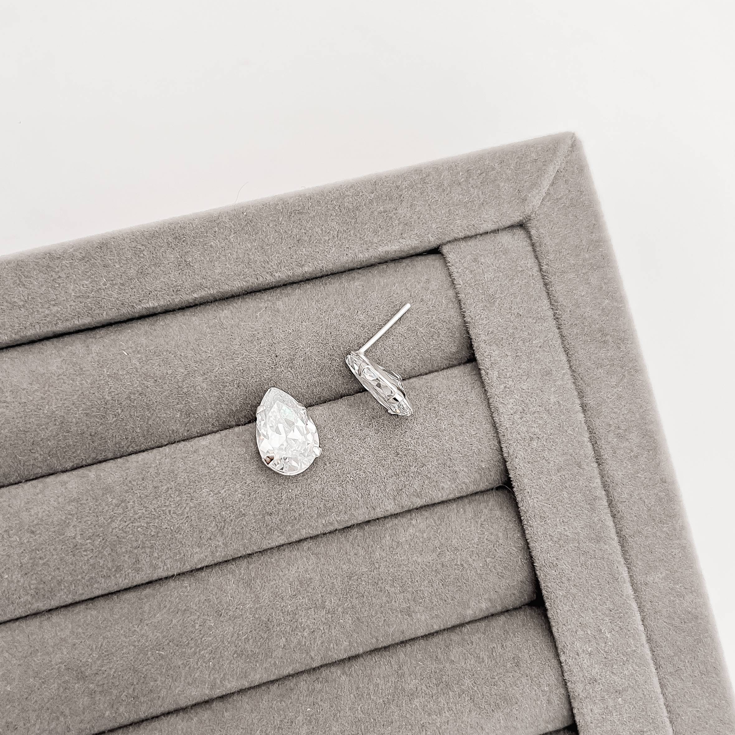 Imagem Secundária Brinco zircônia gota 12mm