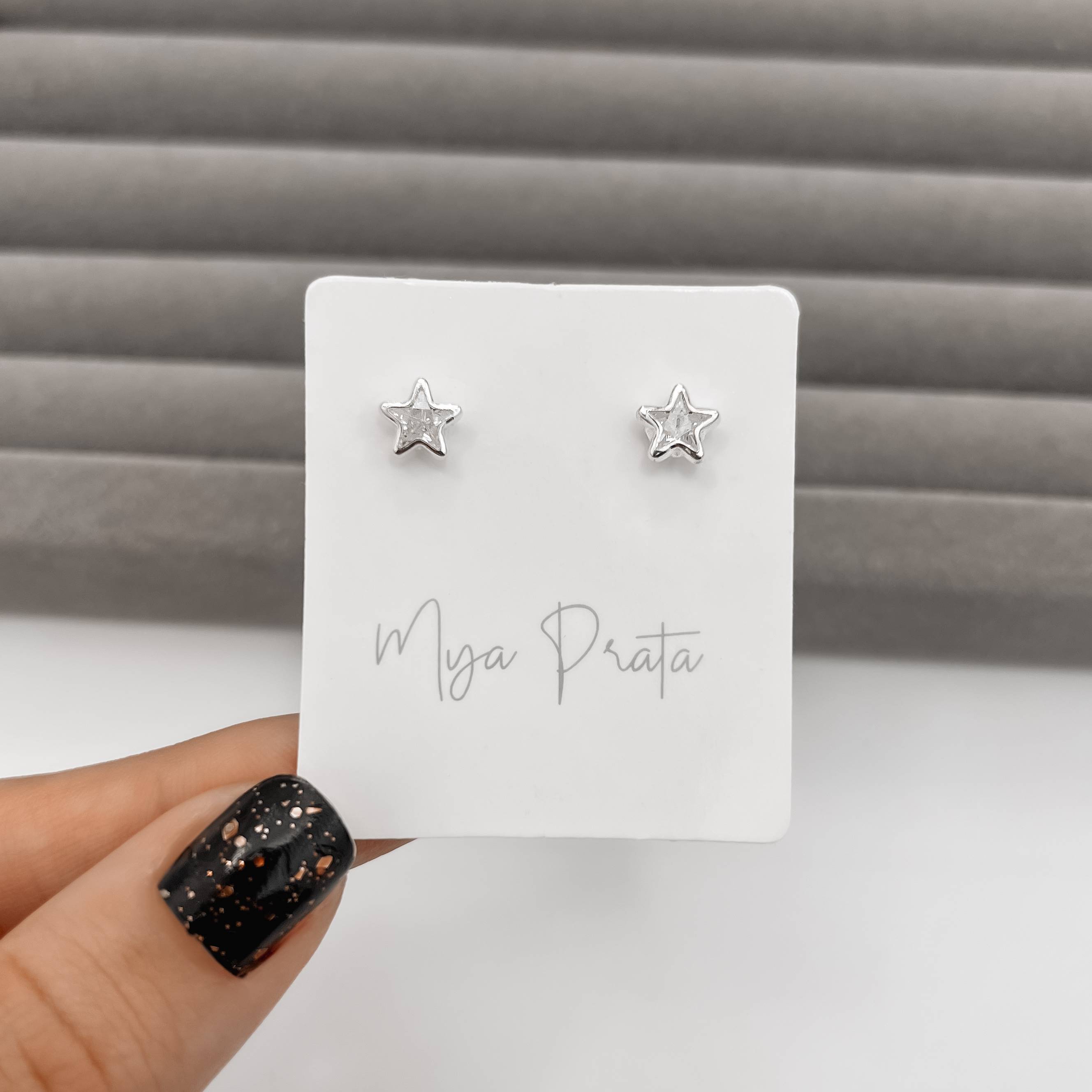 Imagem Secundária Brinco zircônia estrela embutida 7mm