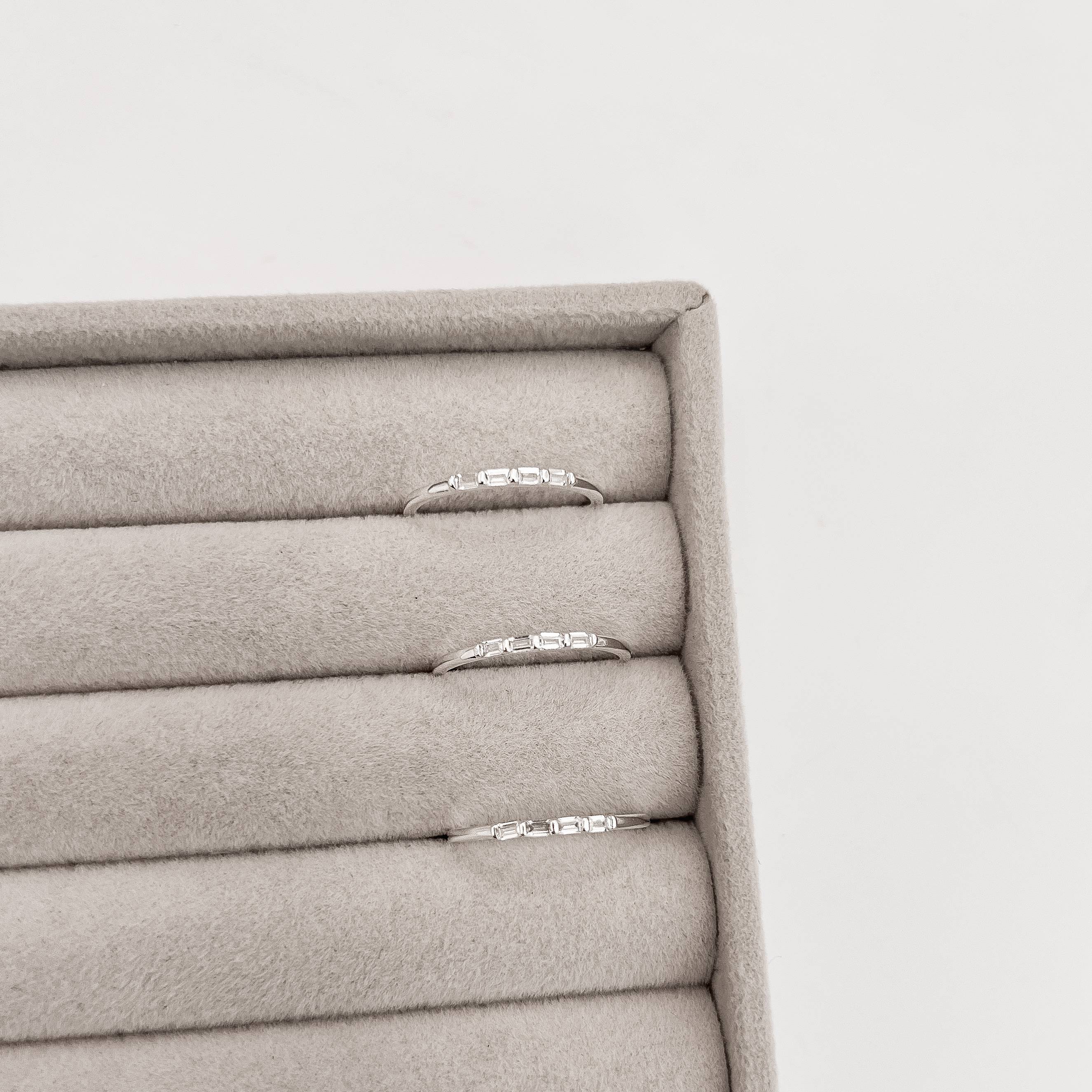 Anel 4 zircônias retangulares