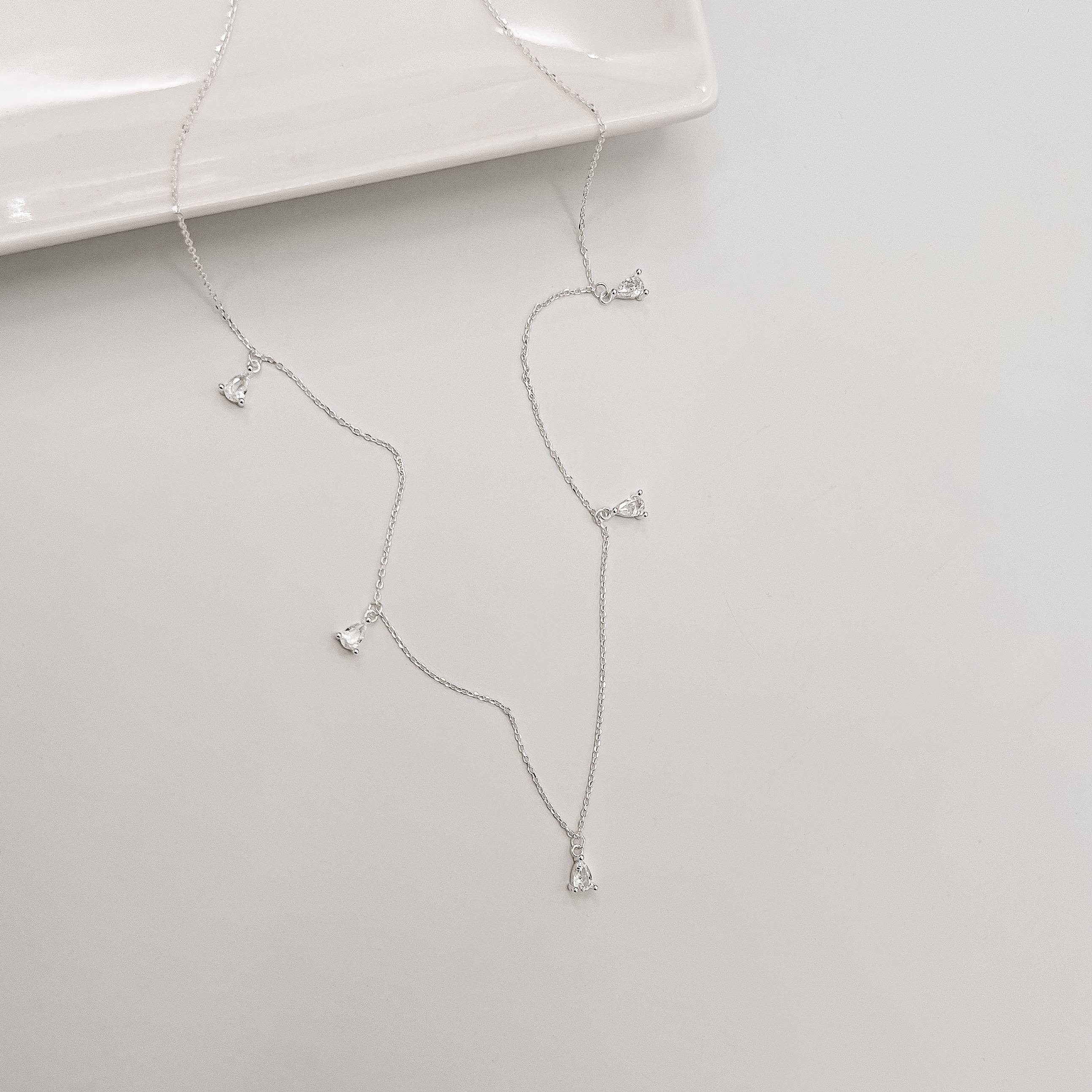 Colar pingentes zircônias gota 6mm corrente cadeado 40+5cm