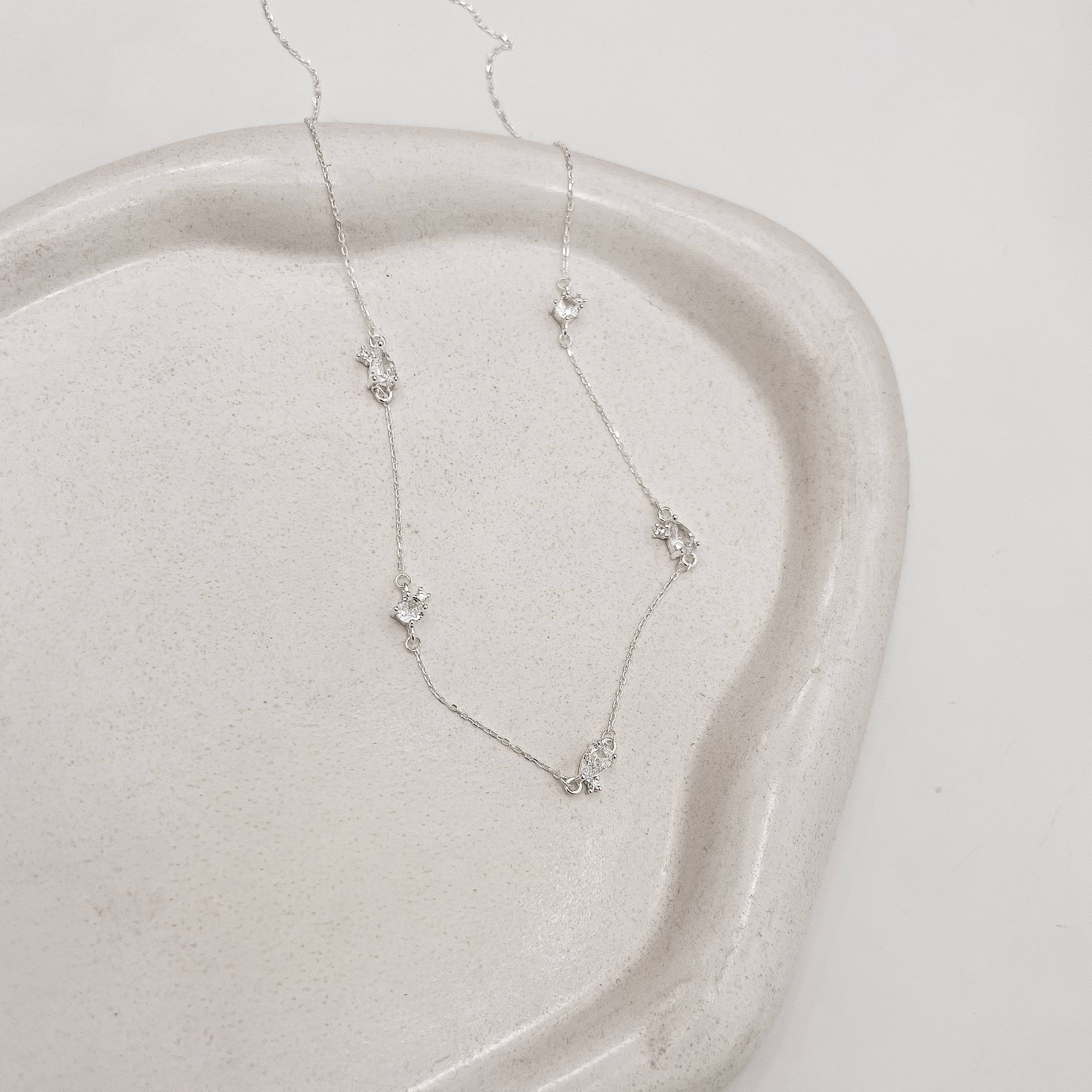 Imagem Colar entremeios zircônias gota e redonda 7mm 40+5cm