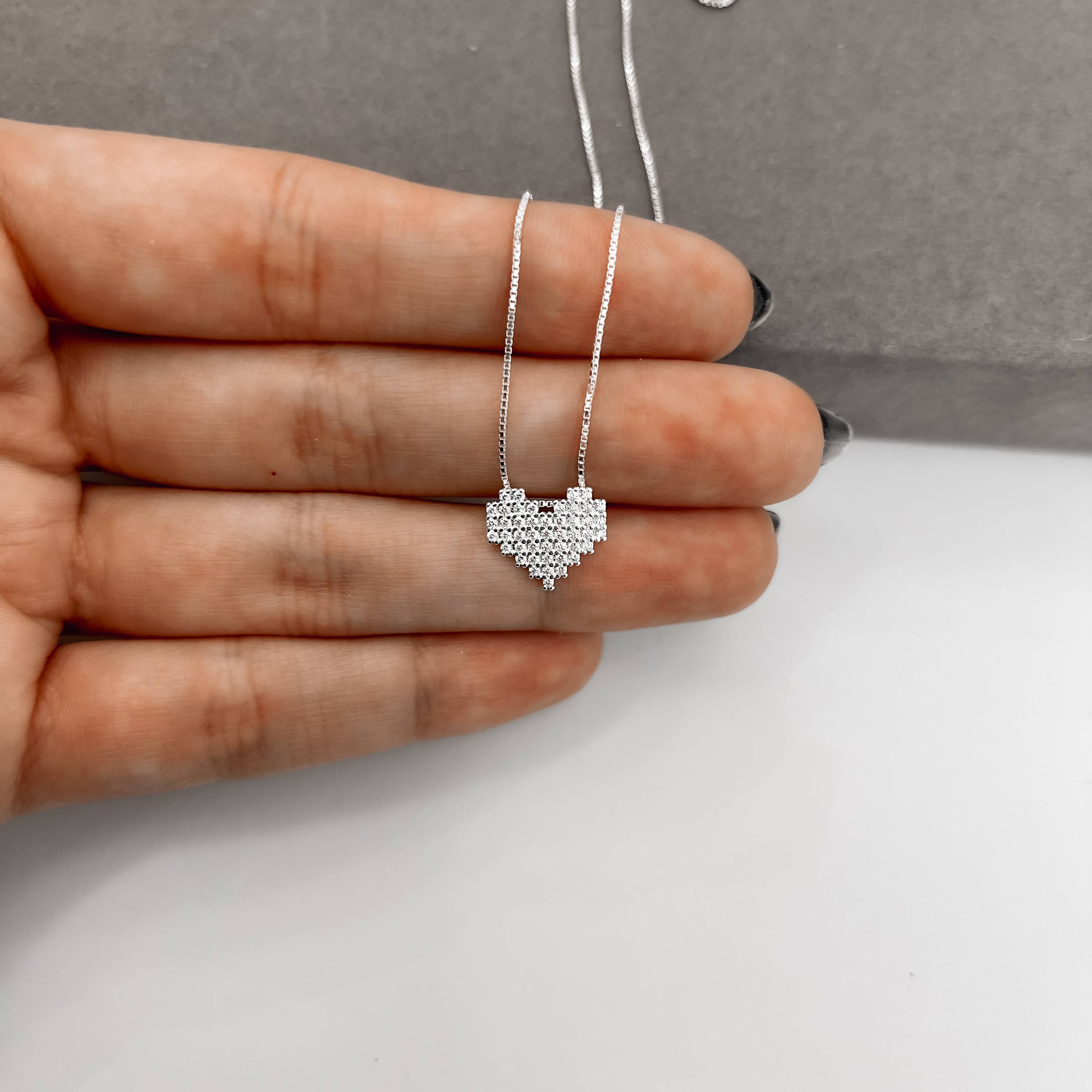 Colar coração mosaico cravejado 12mm 45cm