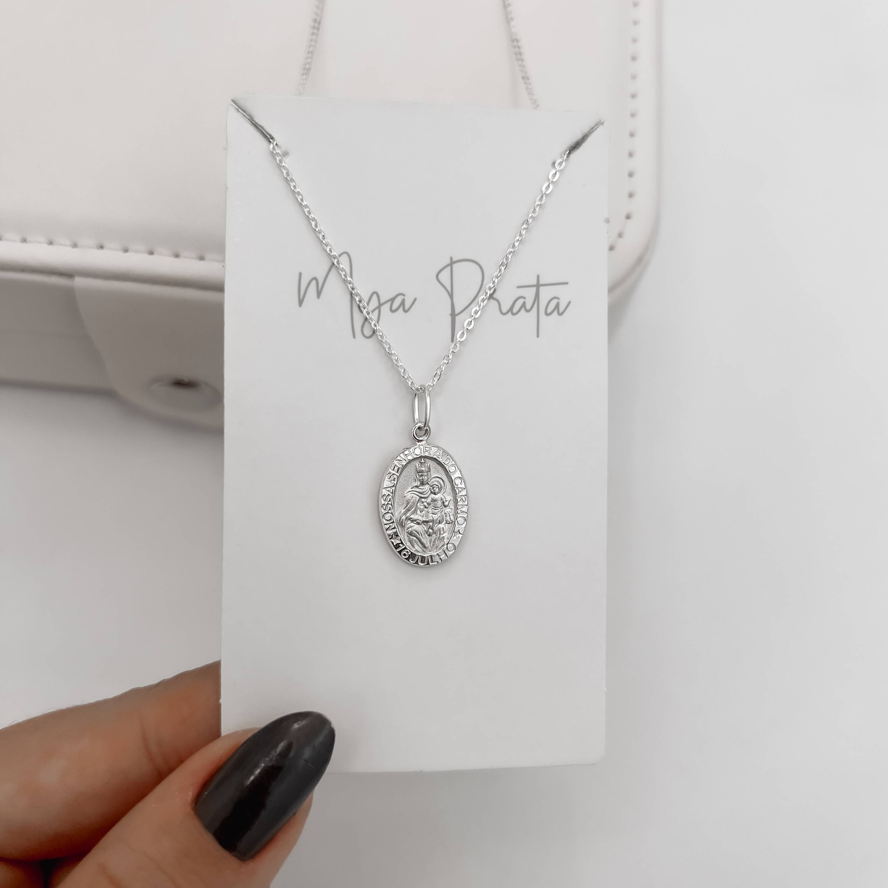 Imagem Secundária Colar pingente medalha dupla face Nsa. Sra. do Carmo e cruz 16mm corrente cadeadinho 45cm