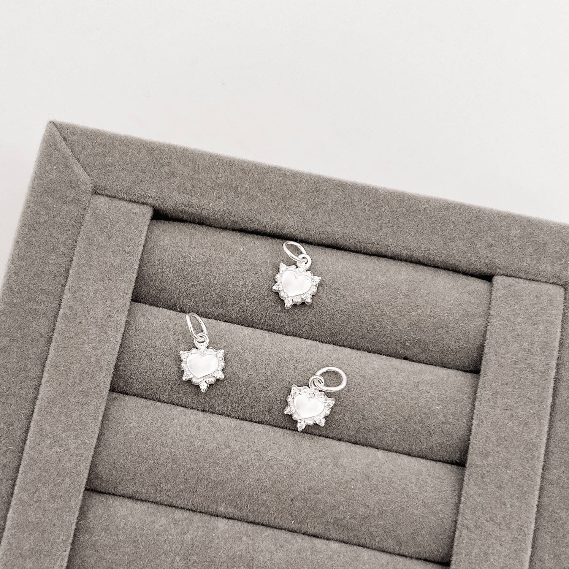 Pingente coração detalhe zircônias 8mm