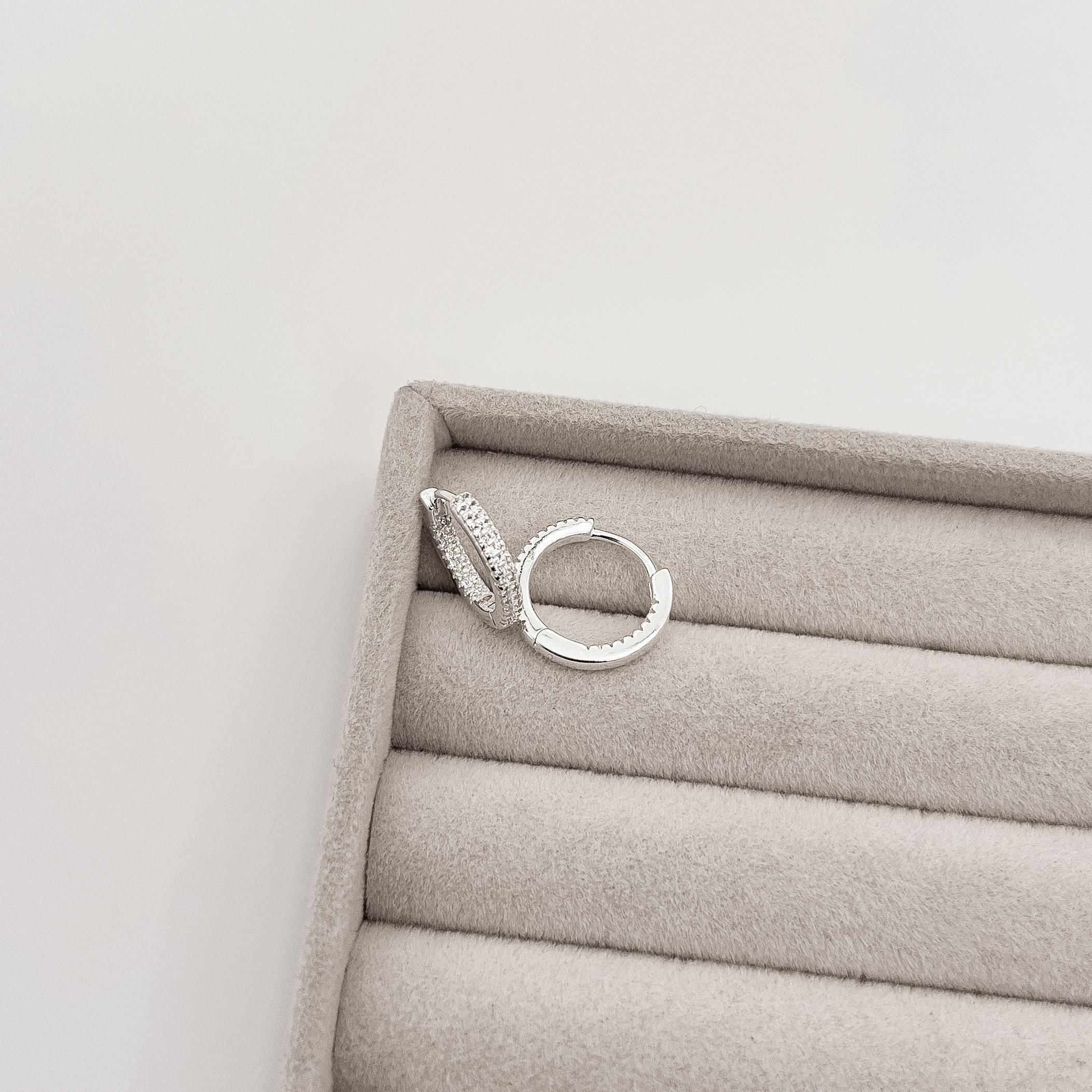 Imagem Argola click 15mm frente e interior cravejado duplo