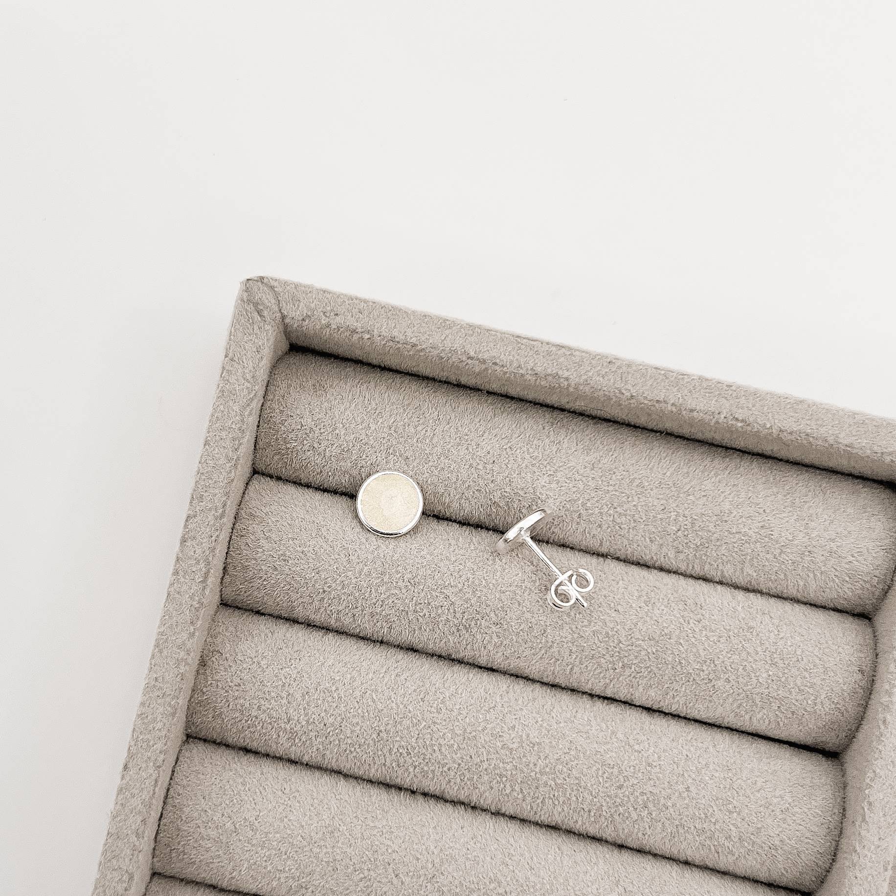 Imagem Secundária Brinco círculo perolado resina 7mm