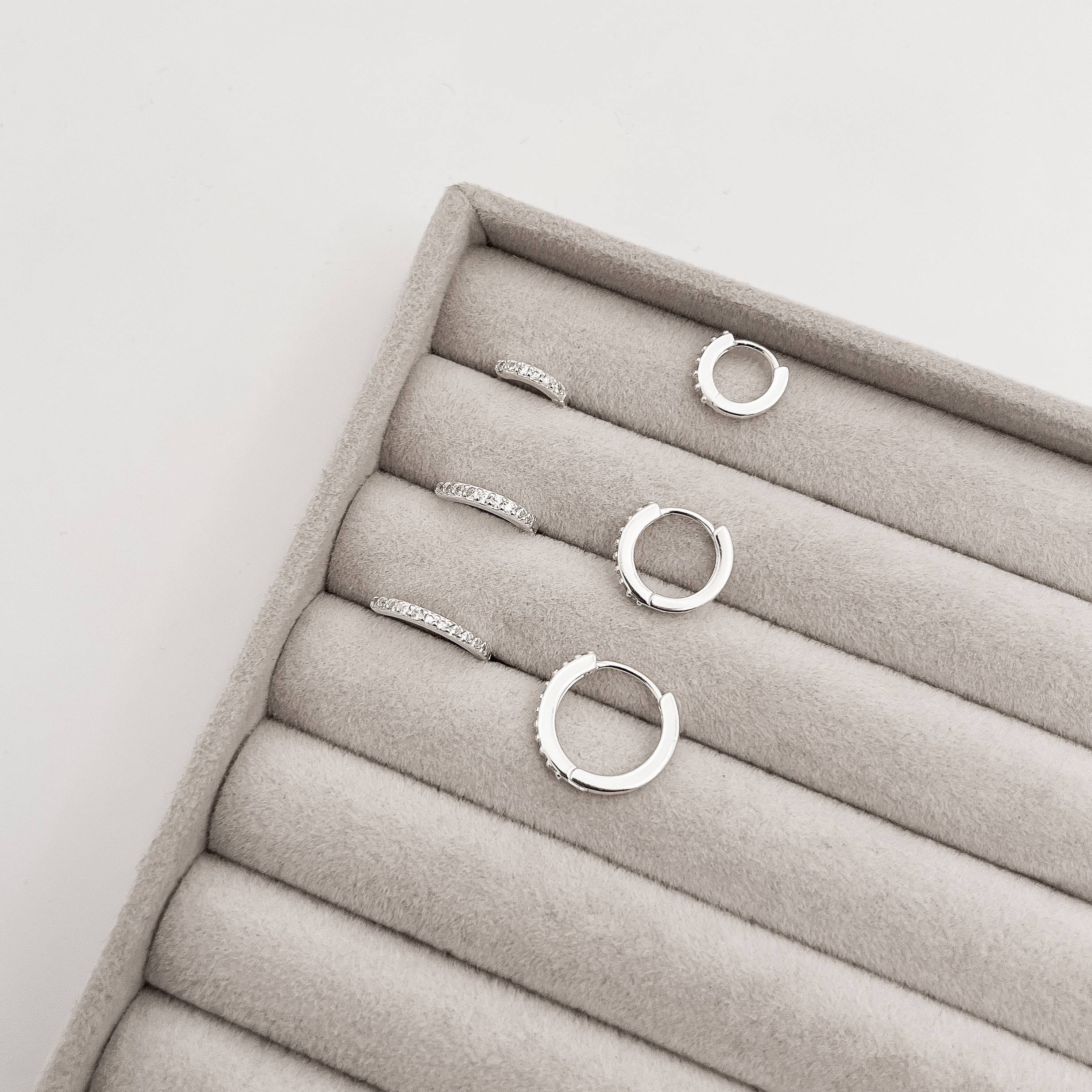 Trio argolas click cravejadas 10, 13 e 15mm