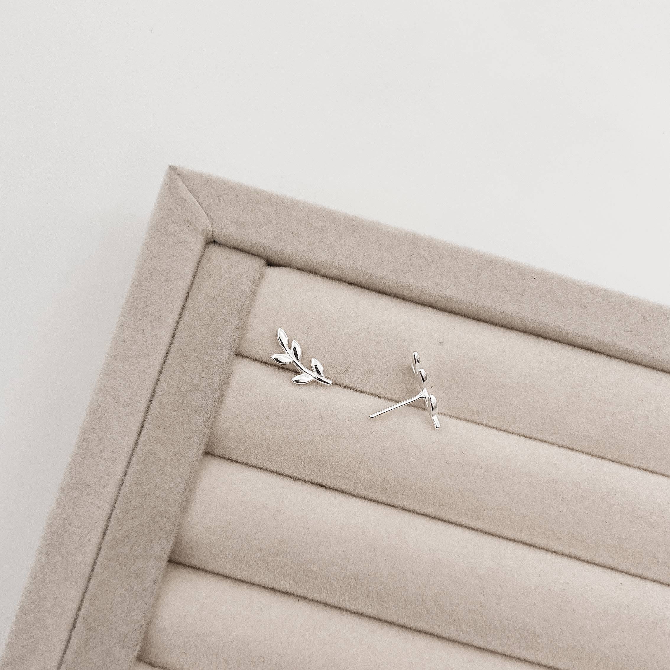 Imagem Secundária Brinco hera 13mm