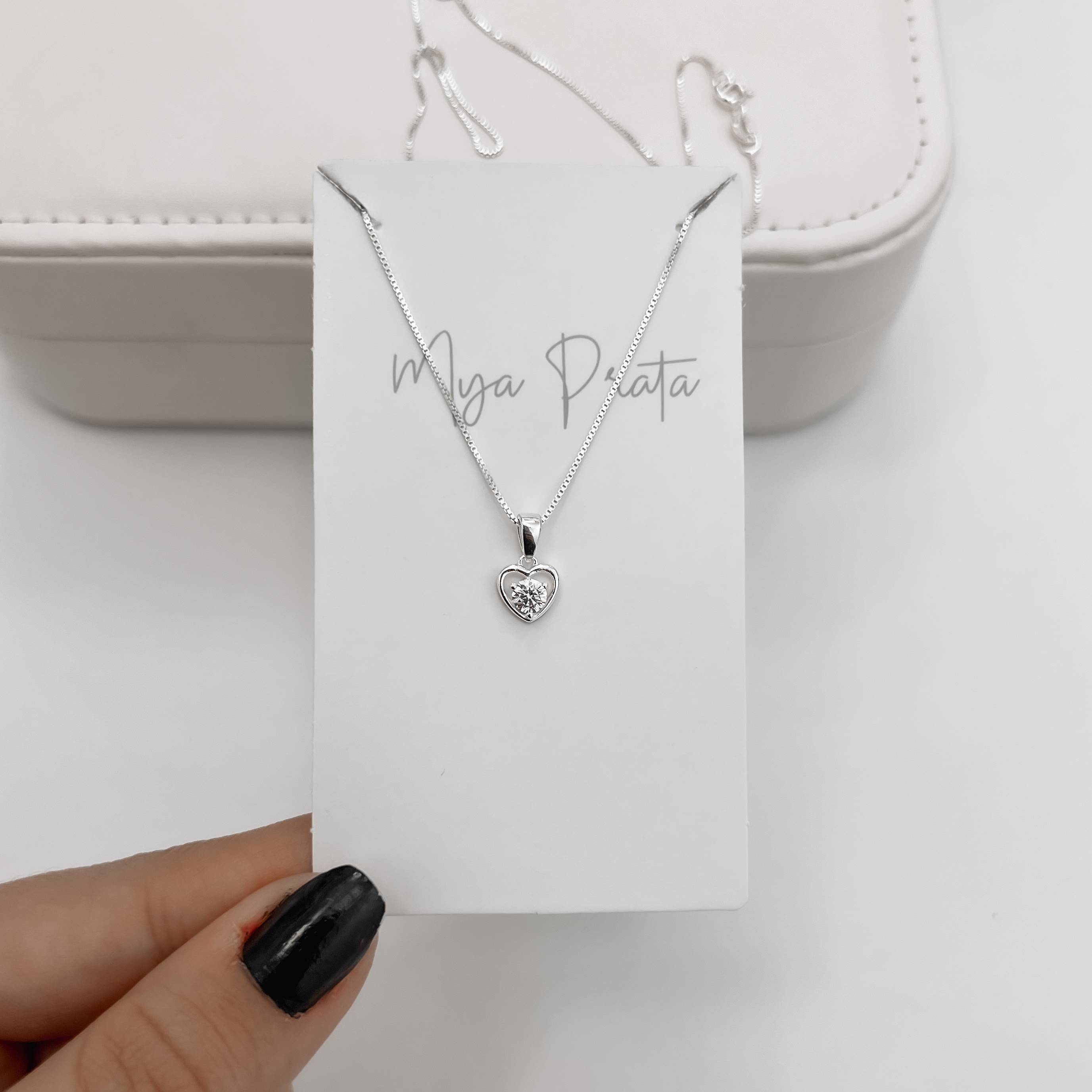 Imagem Secundária Colar pingente coração vazado com zircônia 7mm 40cm