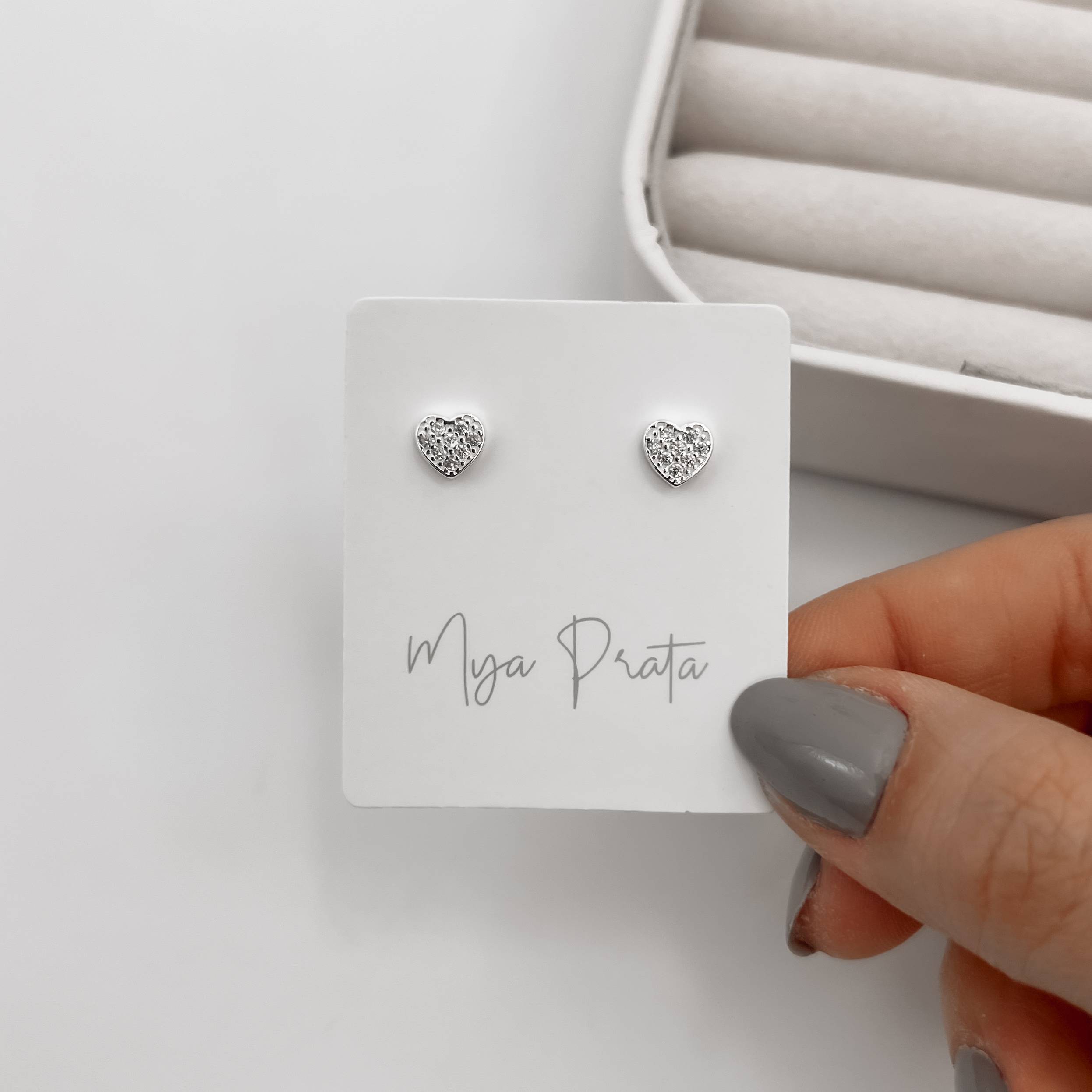 Imagem Brinco coração com zircônias 6mm