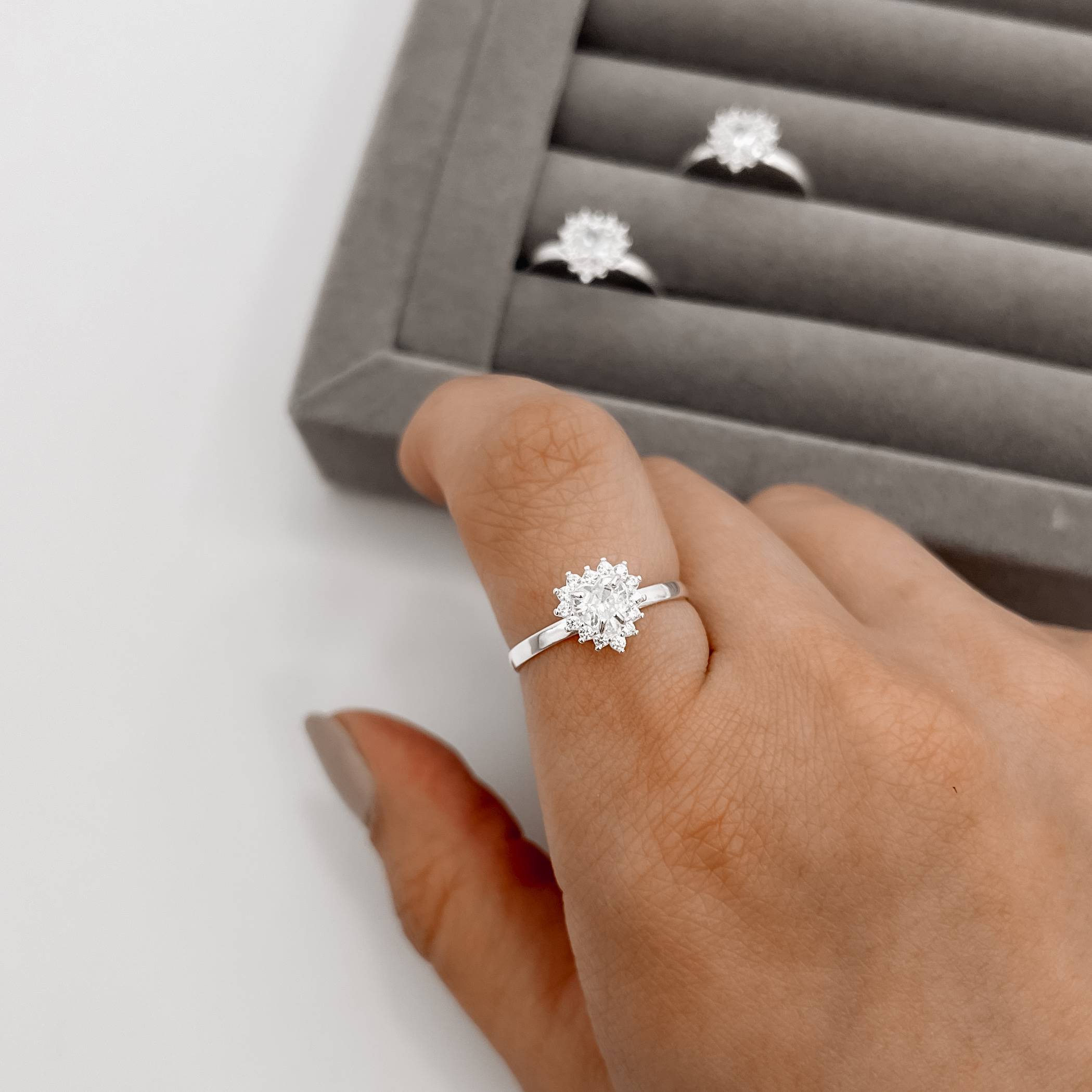 Anel zircônia coração cristal com cravejado