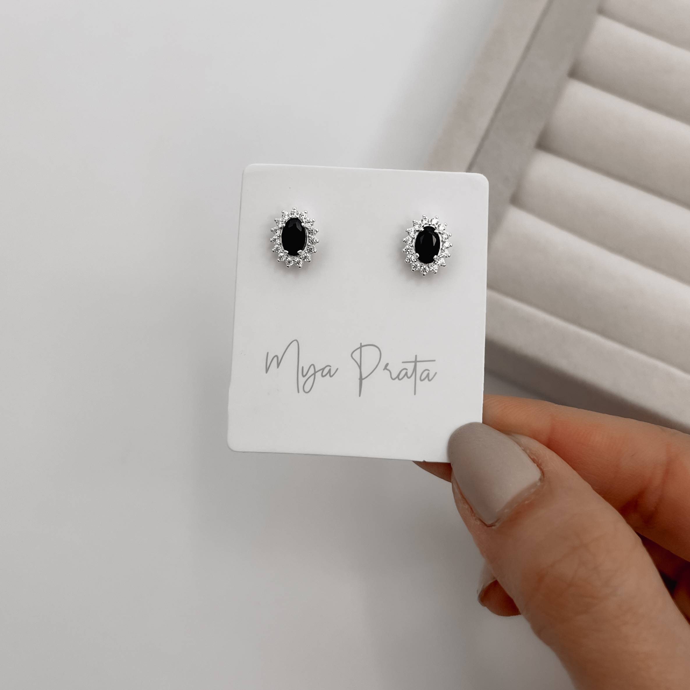 Imagem Secundária Brinco zircônia oval ônix com cravejado 10mm