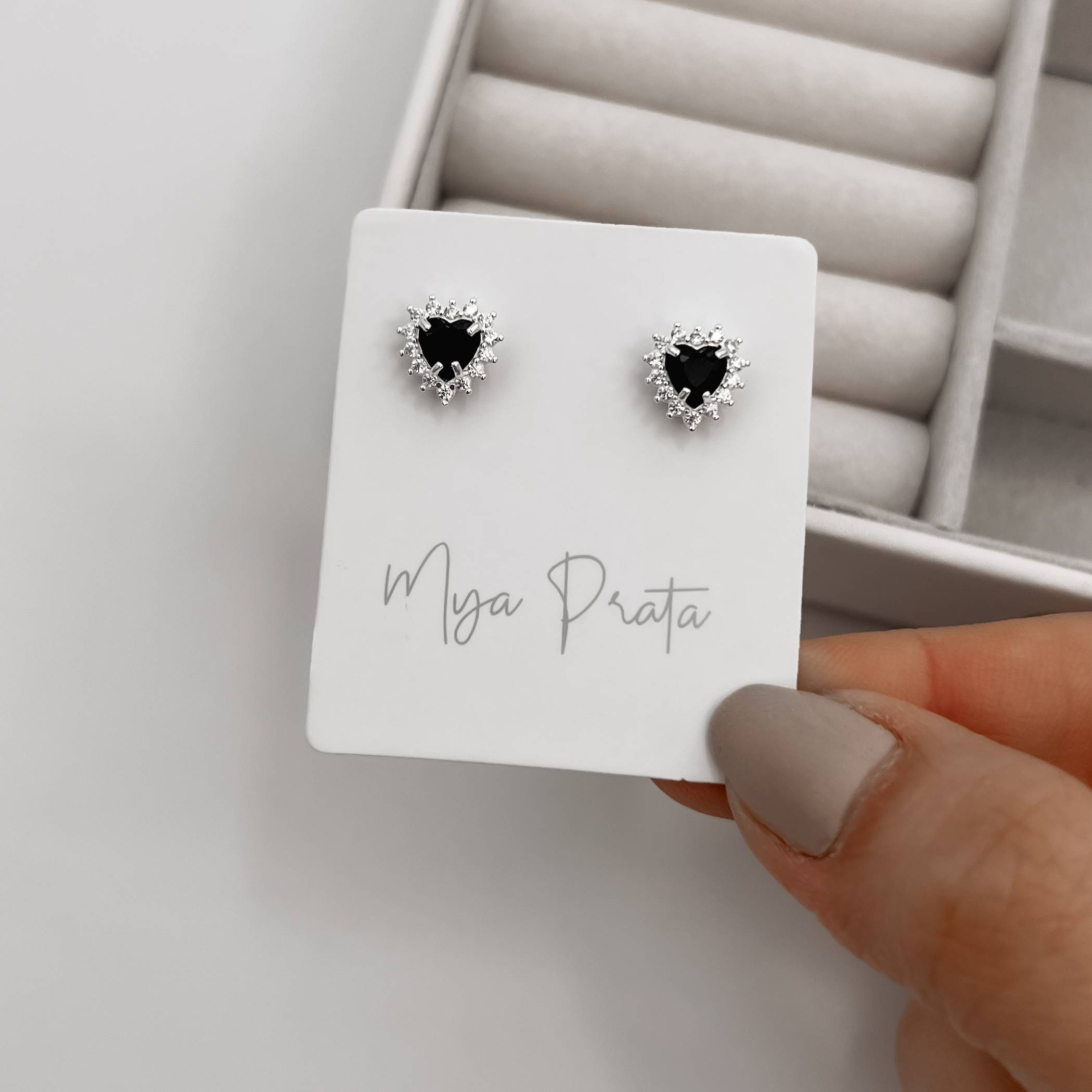 Imagem Secundária Brinco zircônia coração ônix com cravejado 9mm