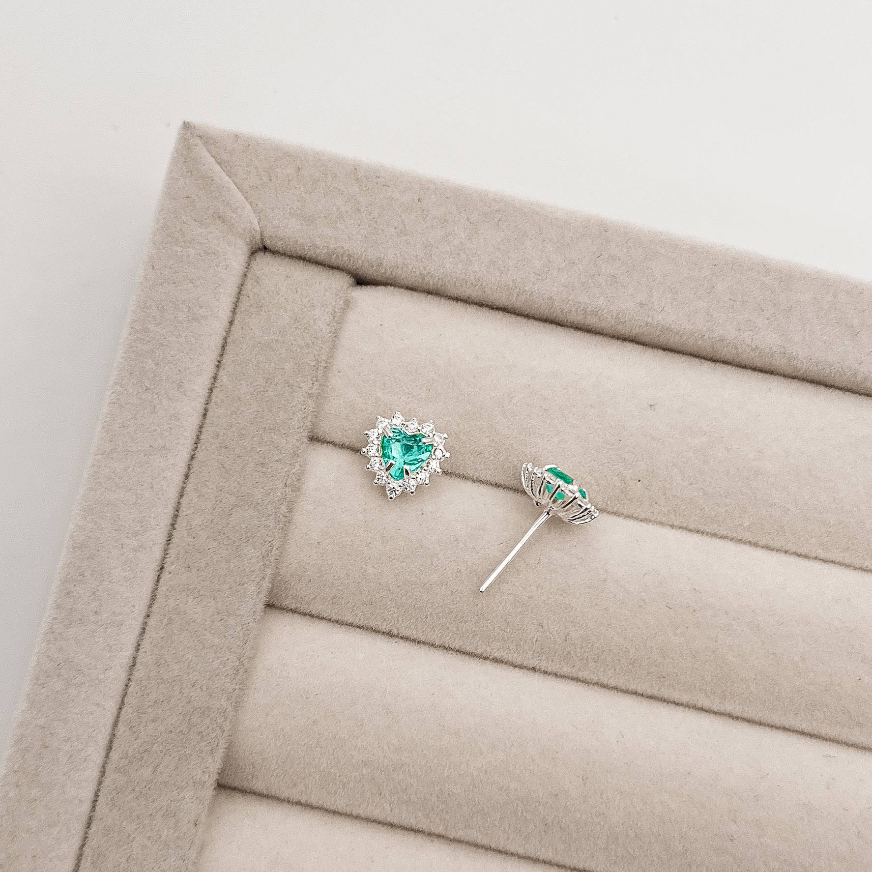 Imagem Secundária Brinco zircônia coração acqua com cravejado 9mm