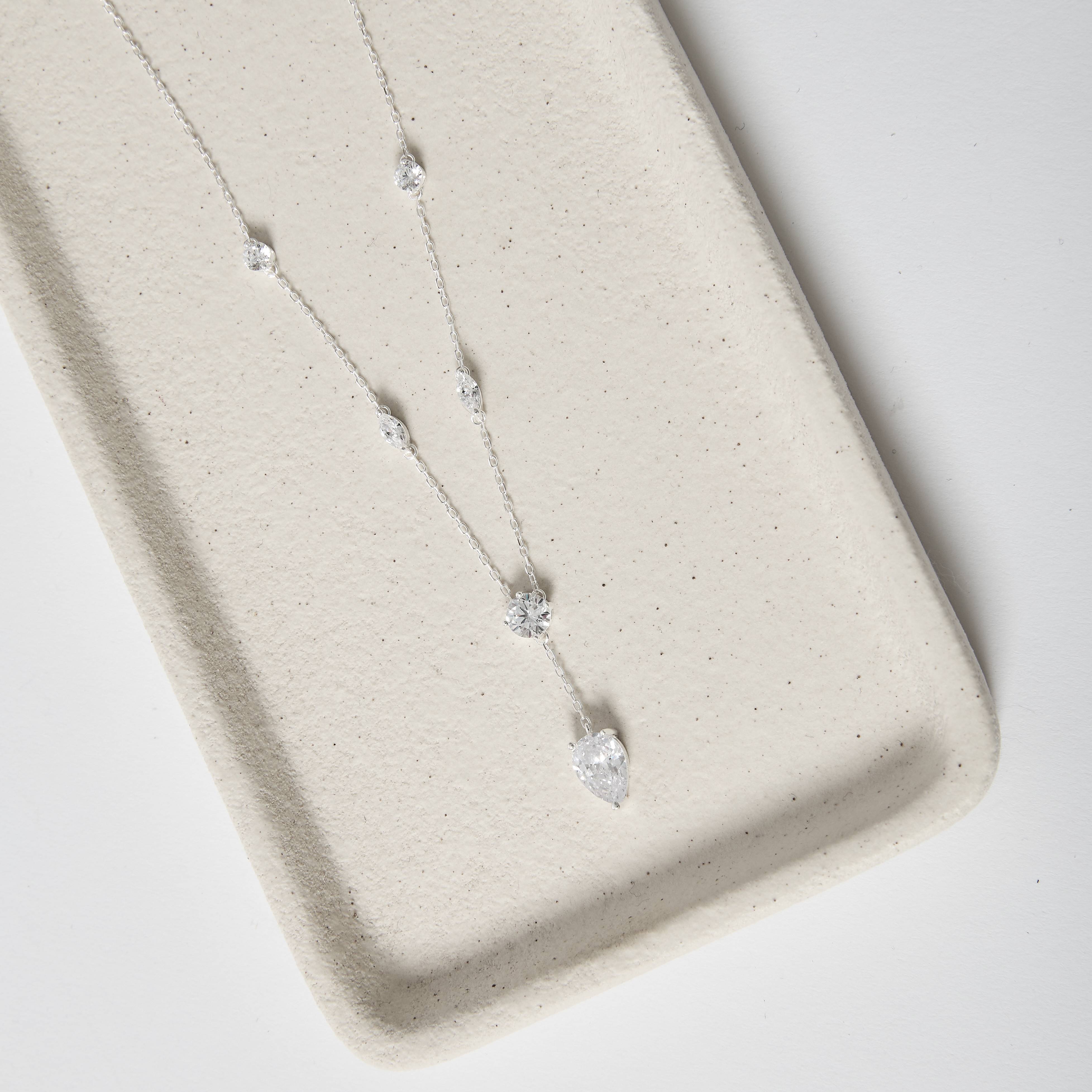 Imagem Colar entremeios zircônia redonda e navete com pingente zircônia gota 11mm 40+5cm