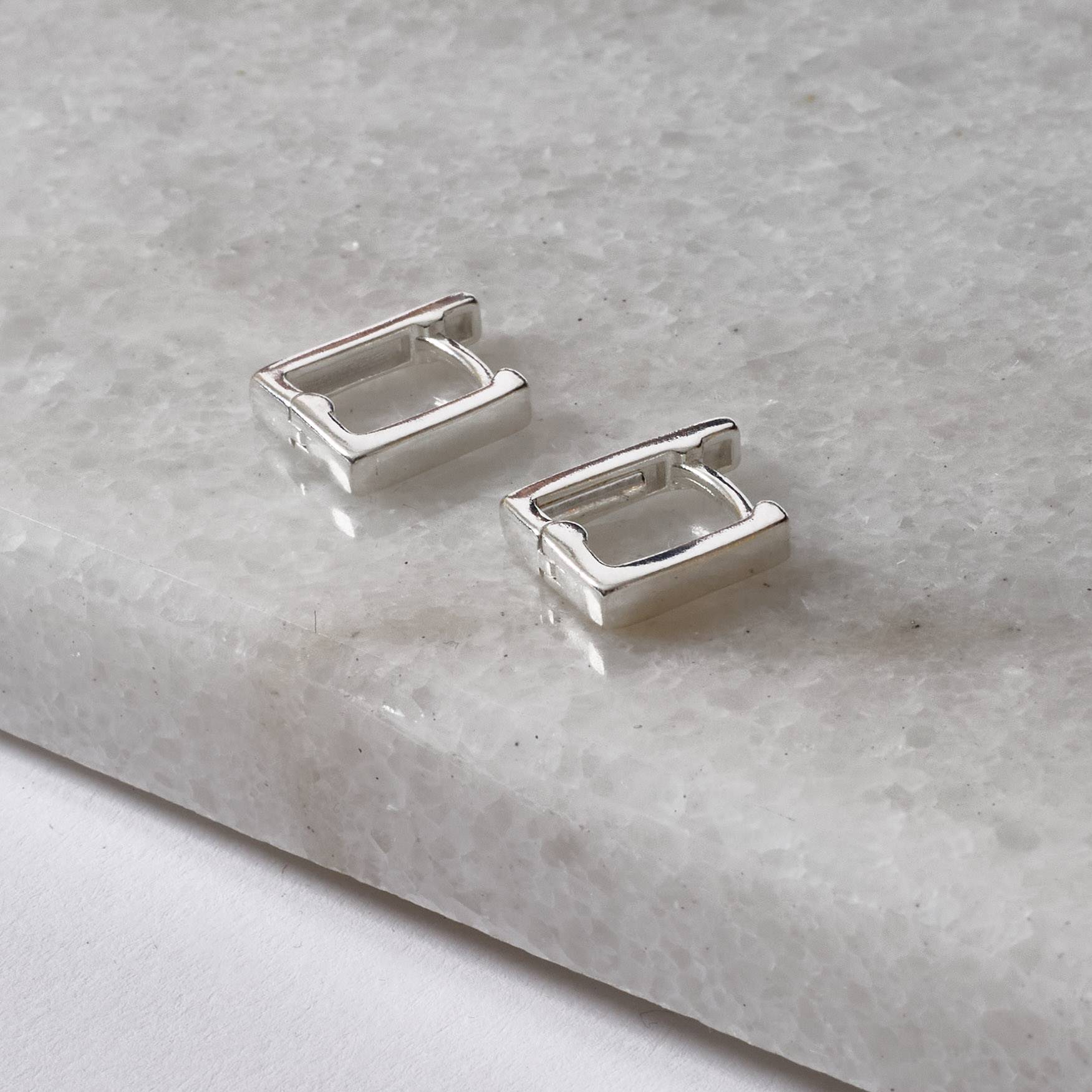 Argola click quadrada 11mm lisa