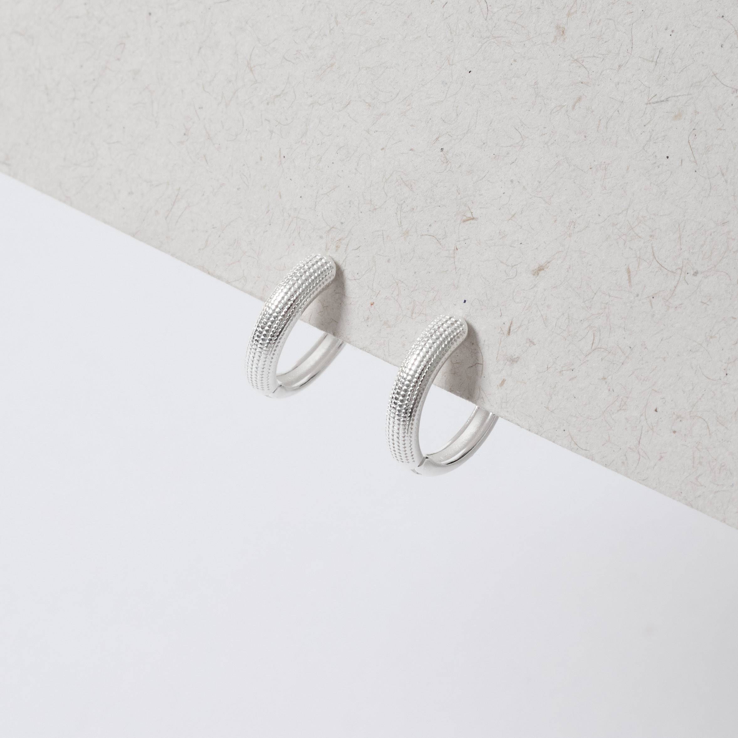 Argola click texturizada 15mm 