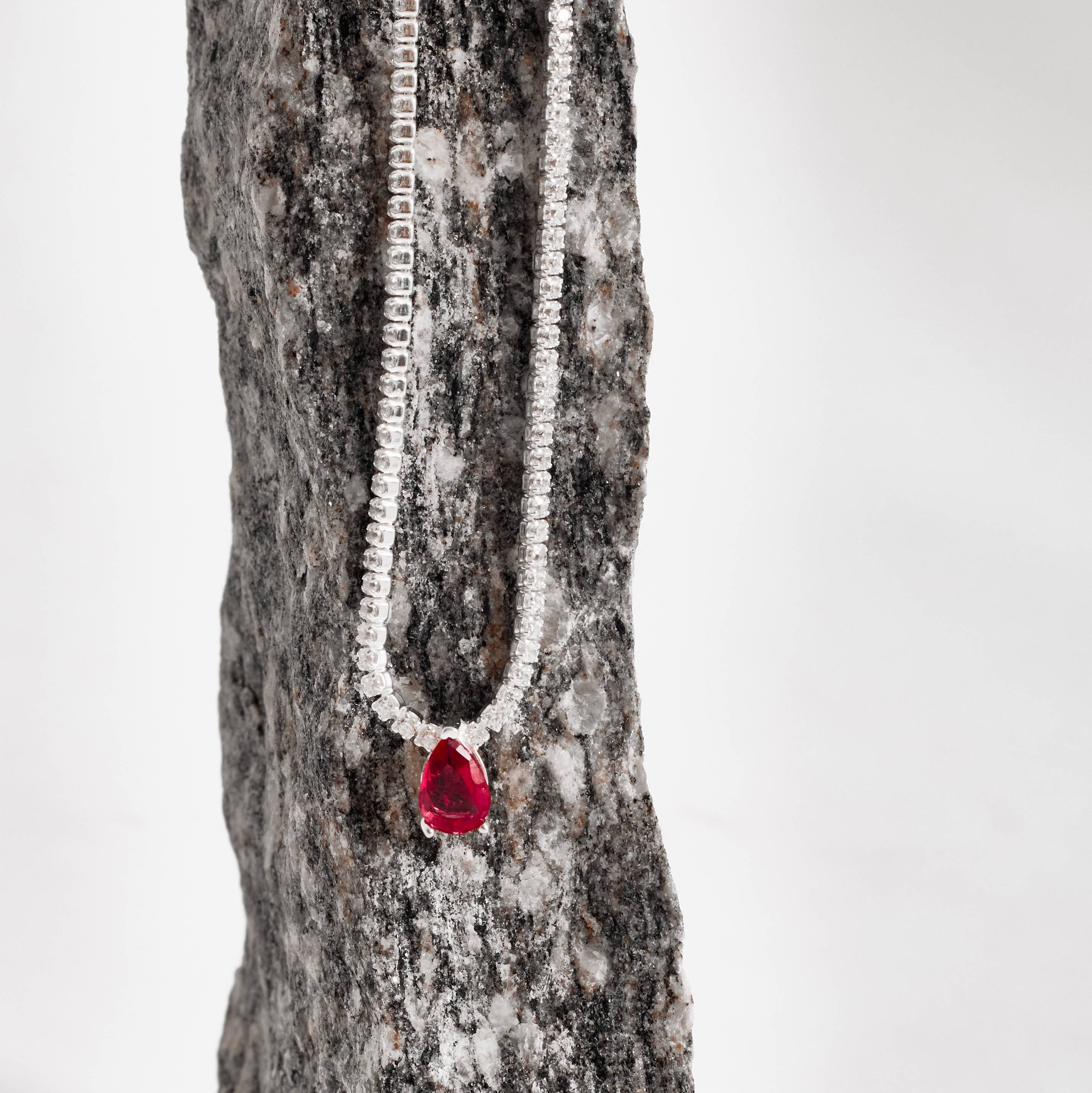 Imagem Secundária Colar Riviera 1.7 com zircônia gota rubi 7mm 40+5cm