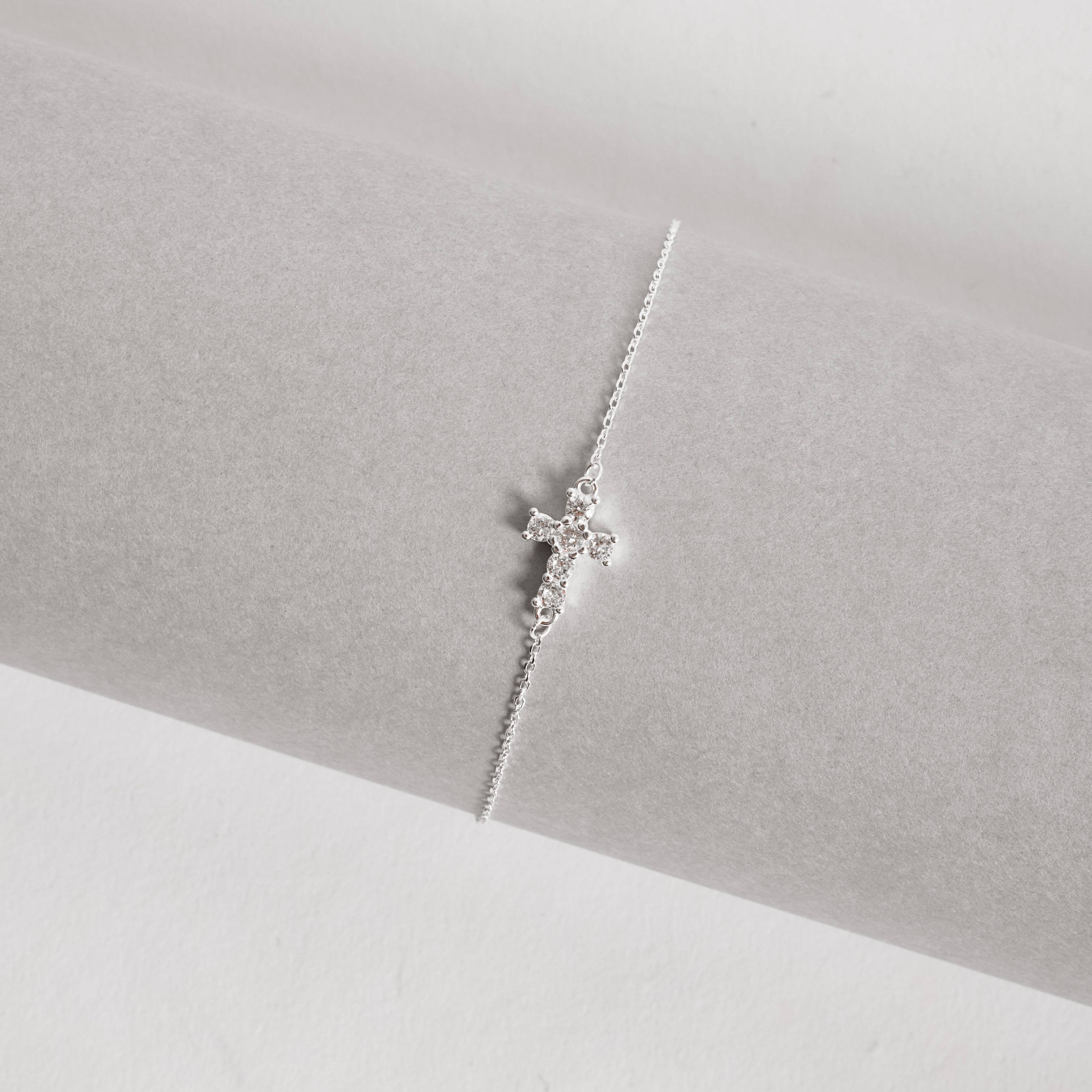 Imagem Secundária Pulseira entremeio cruz cravejada 11mm 16+5cm