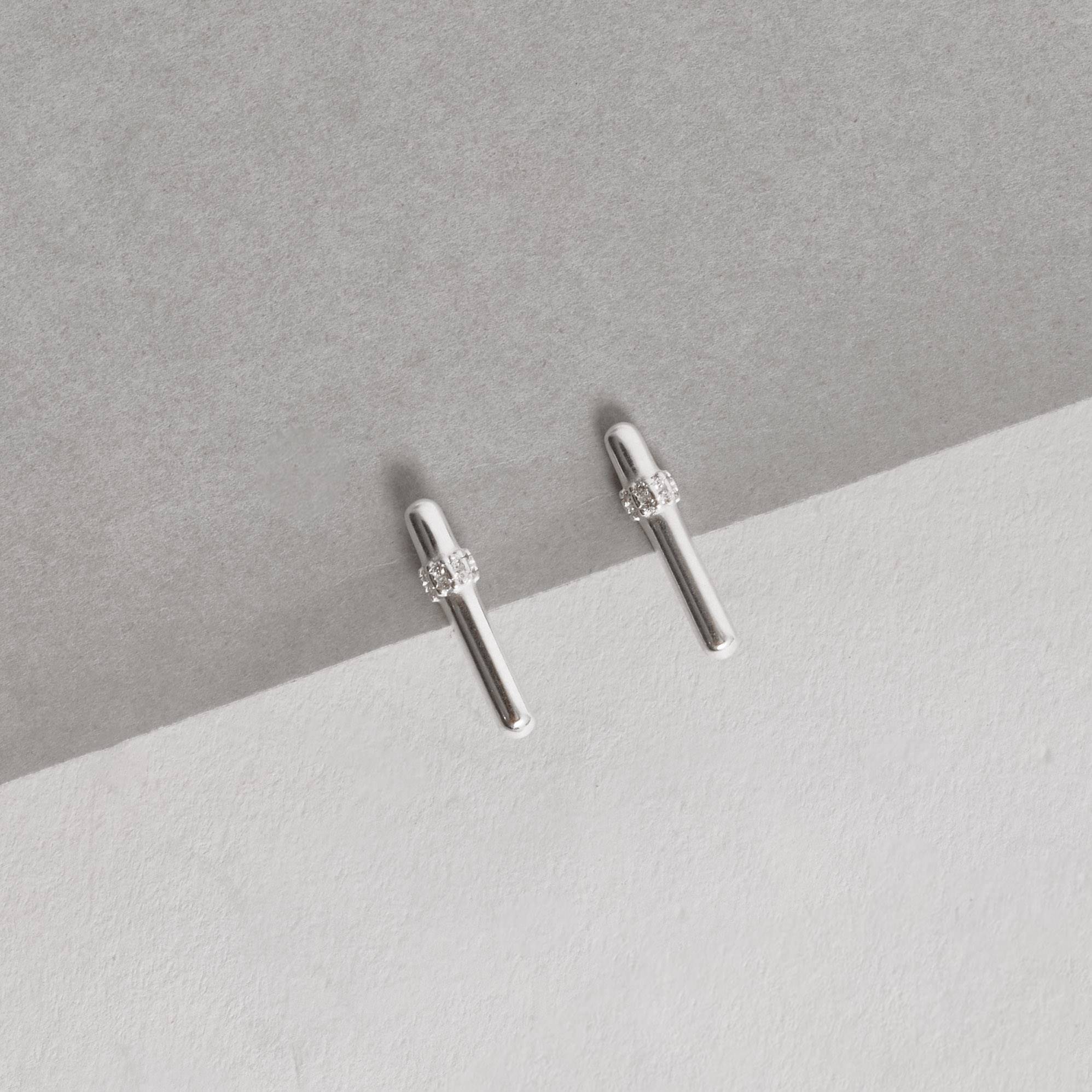 Imagem Brinco bastão detalhe cravejado 18mm