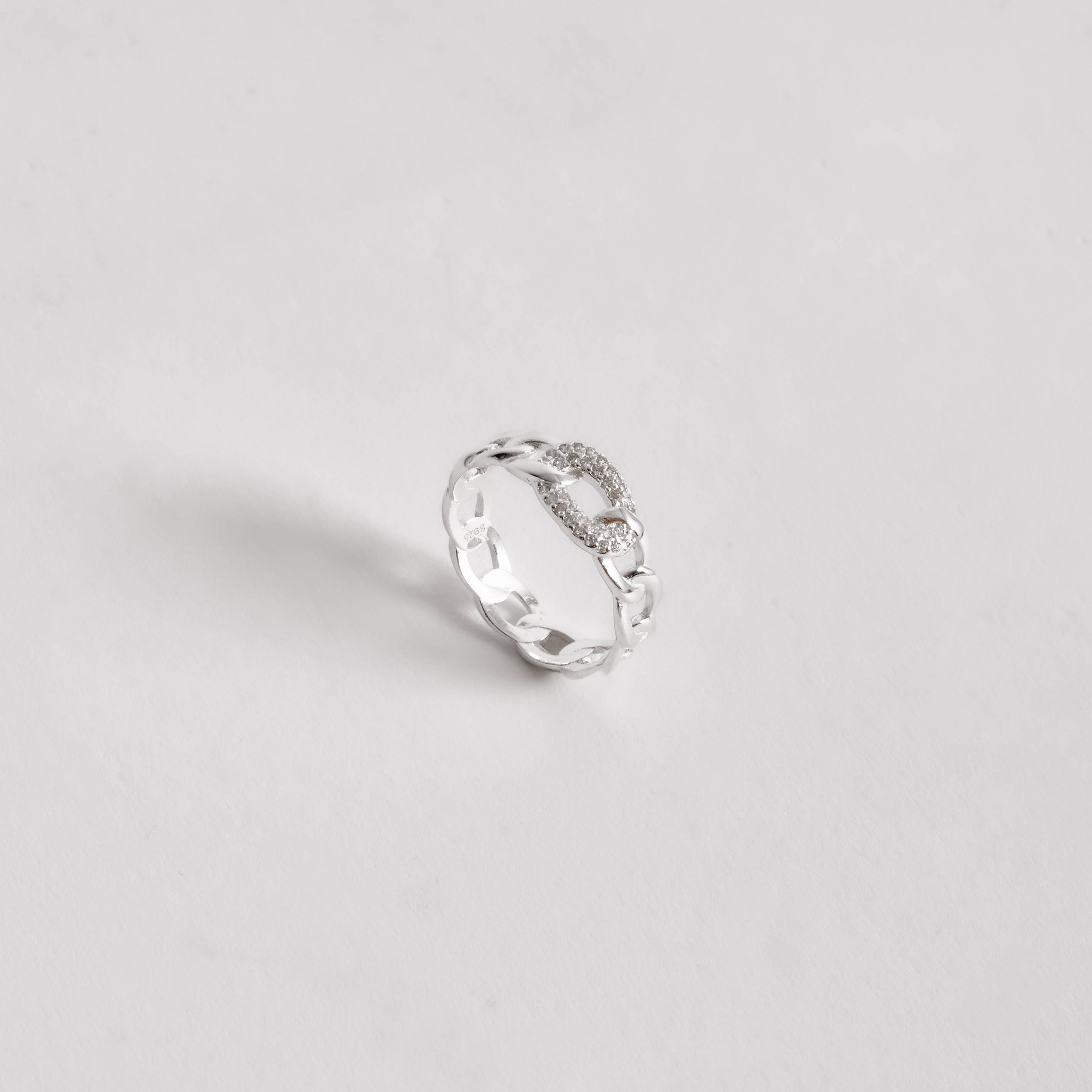 Anel corrente detalhe elo cravejado