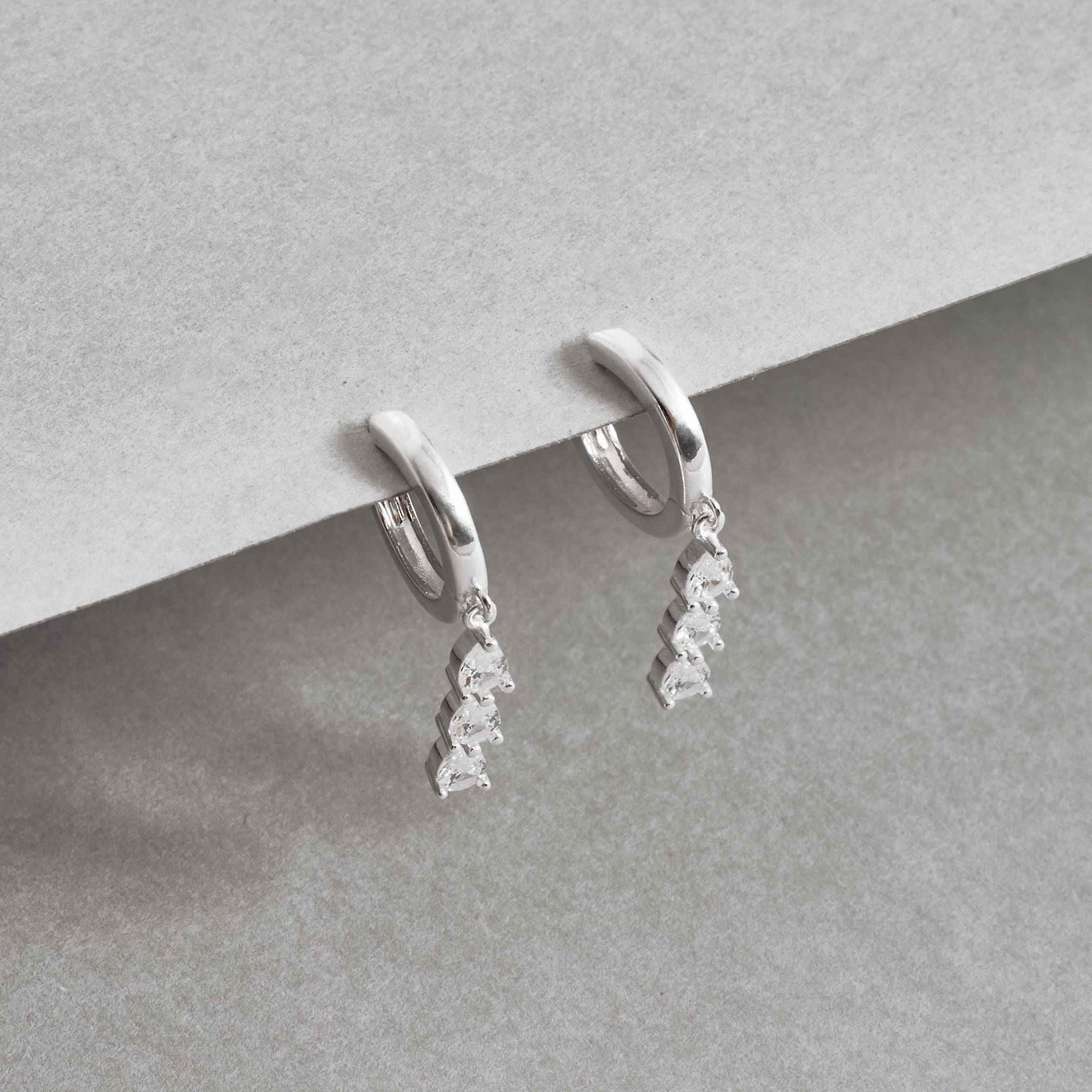 Imagem Secundária Argola click 13mm pingente zircônias gota