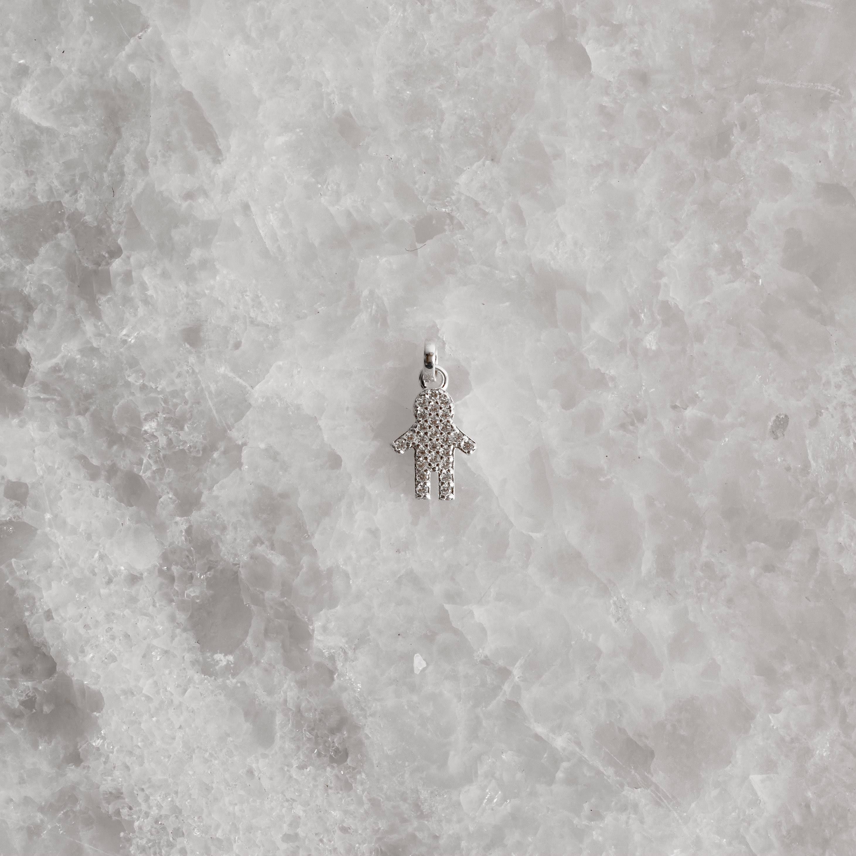 Pingente menino todo cravejado 10mm