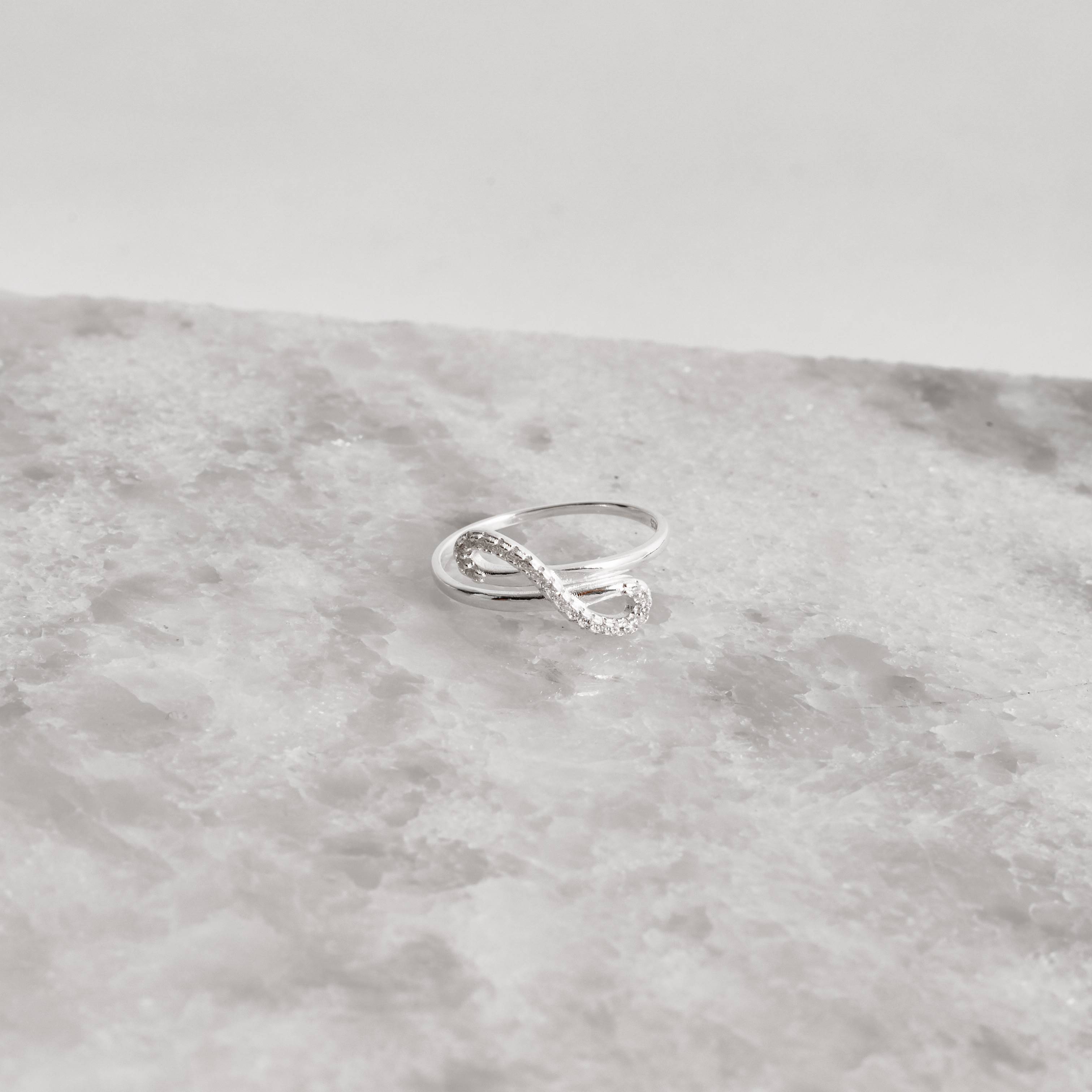 Anel 2 fios com infinito cravejado