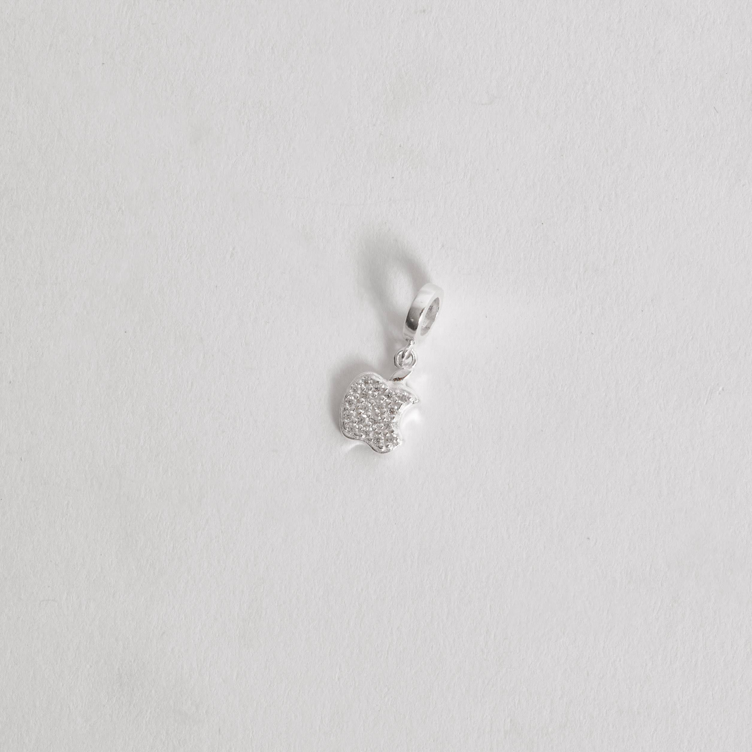 Berloque pingente maçã cravejada 10mm