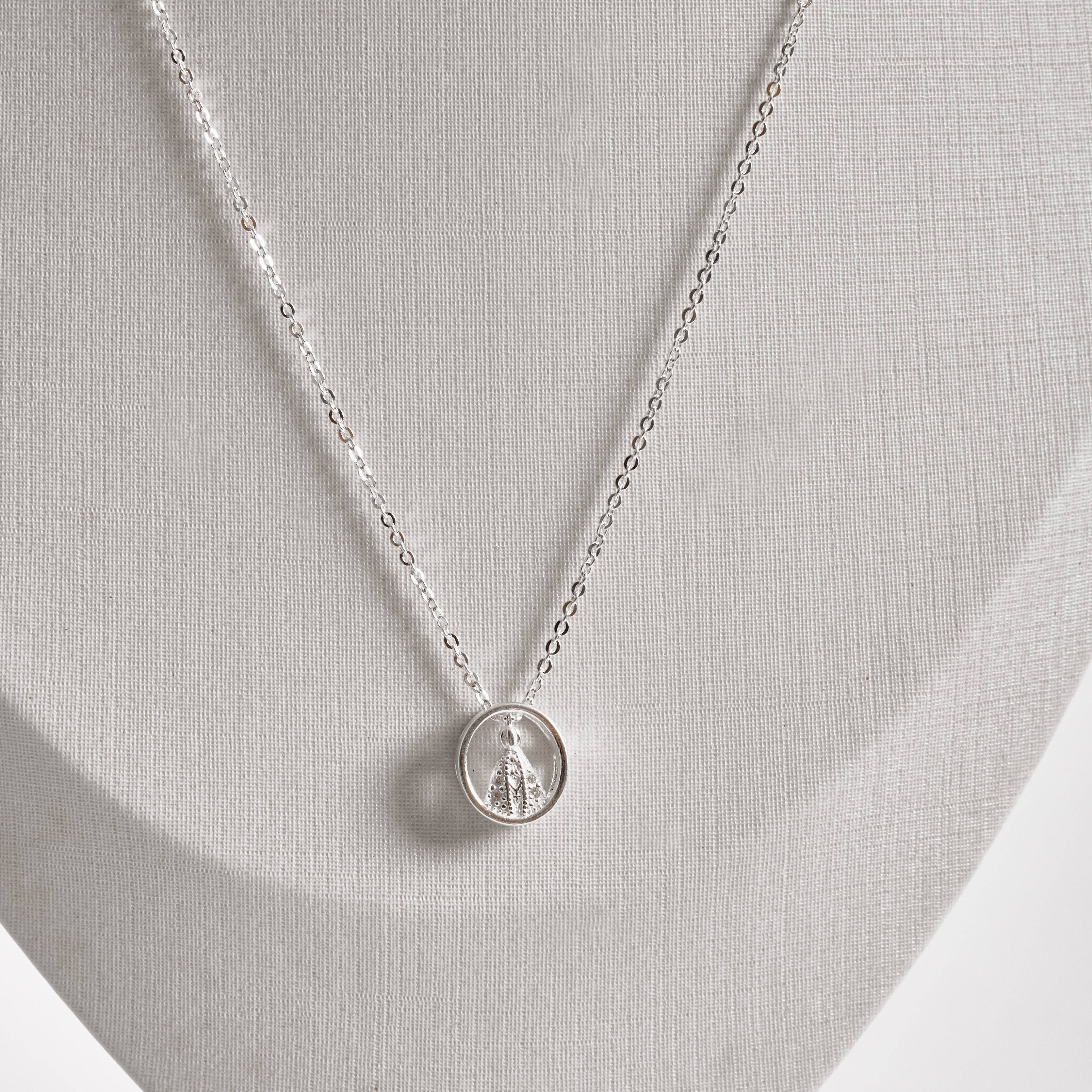 Colar medalha Nsa. Sra. Aparecida 10mm corrente cadeadinho 40cm