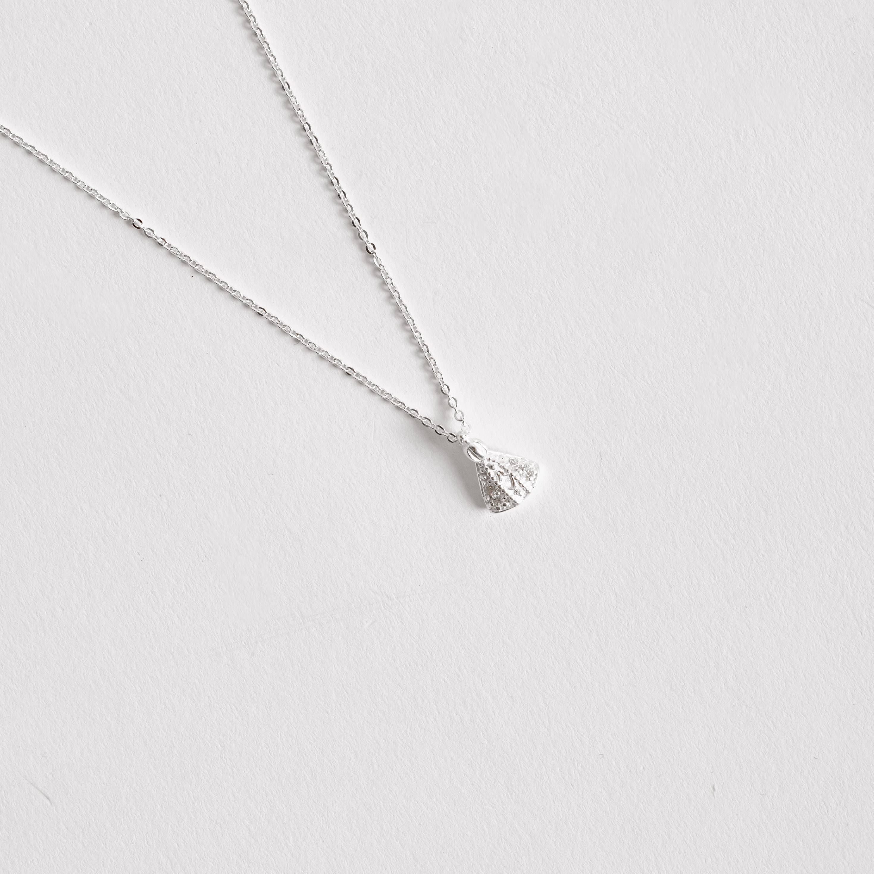 Imagem Secundária Colar Nsa. Sra. Aparecida cravejada 11mm corrente cadeadinho 45cm