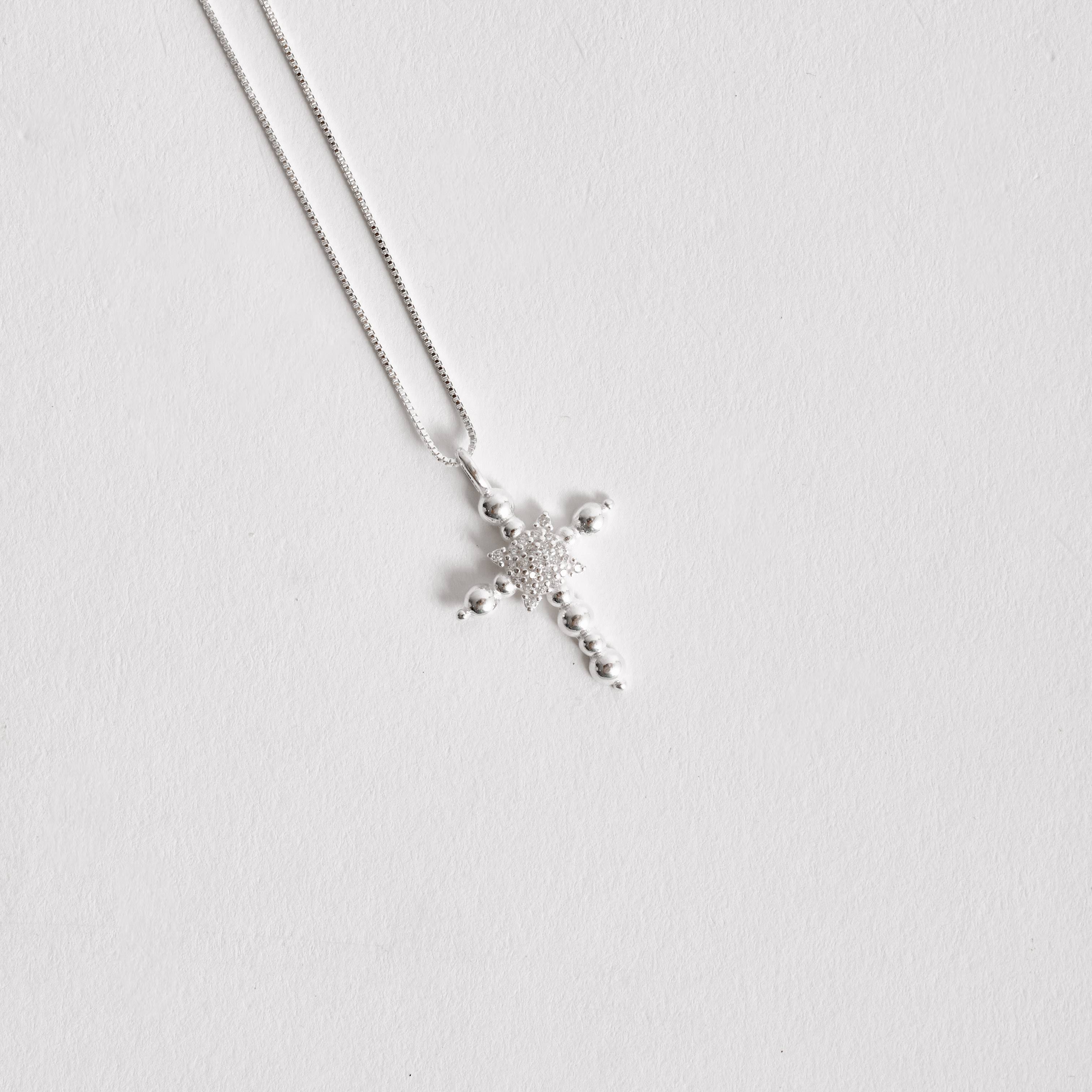 Imagem Secundária Colar cruz trabalhada com cravejado 22mm 45cm