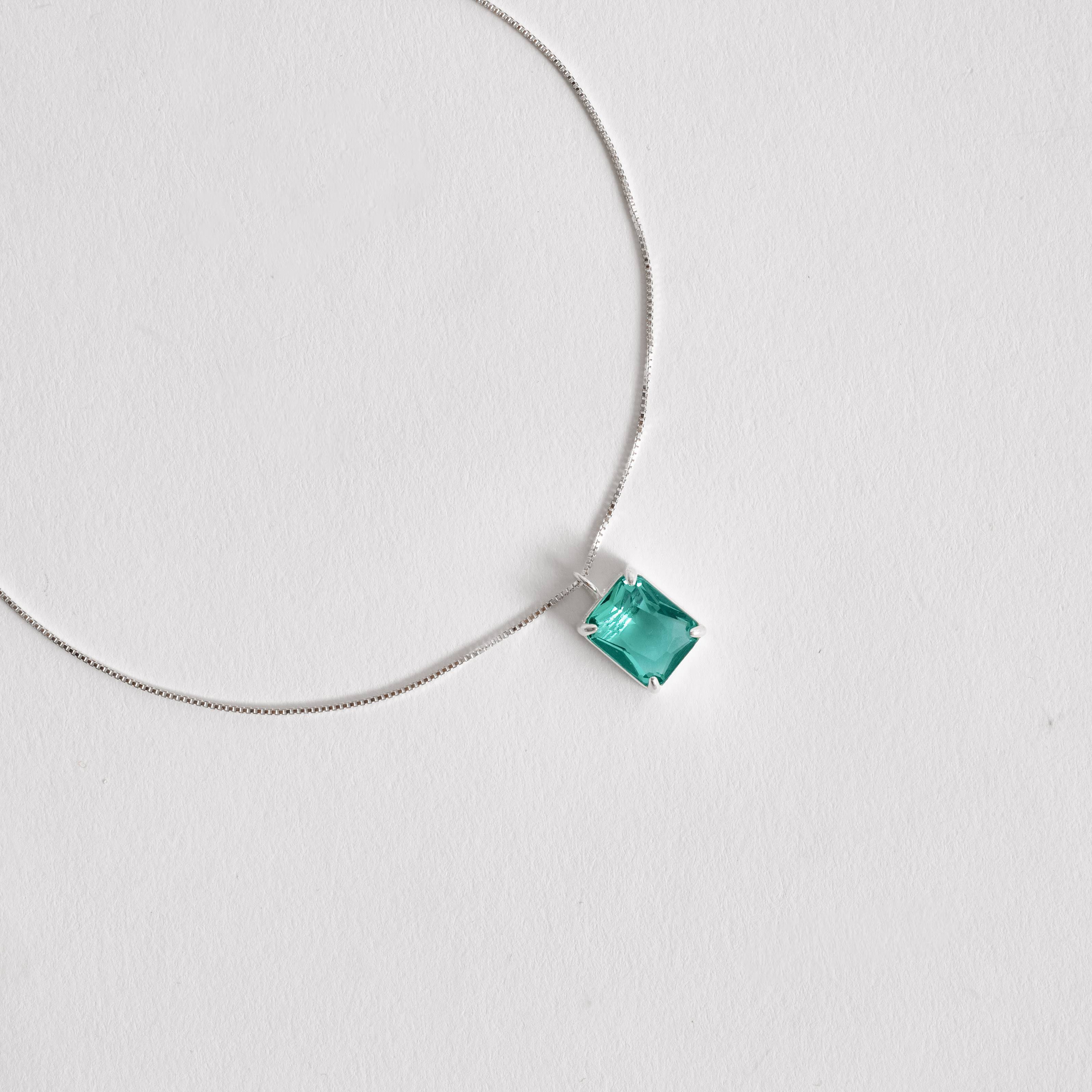 Imagem Colar pingente zircônia retangular acqua 10mm 45cm