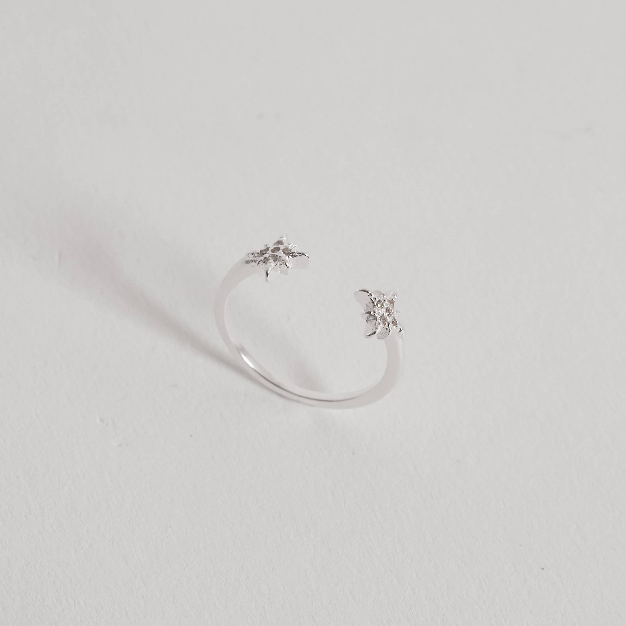 Imagem Secundária Anel estrela 8 pontas cravejada regulável P