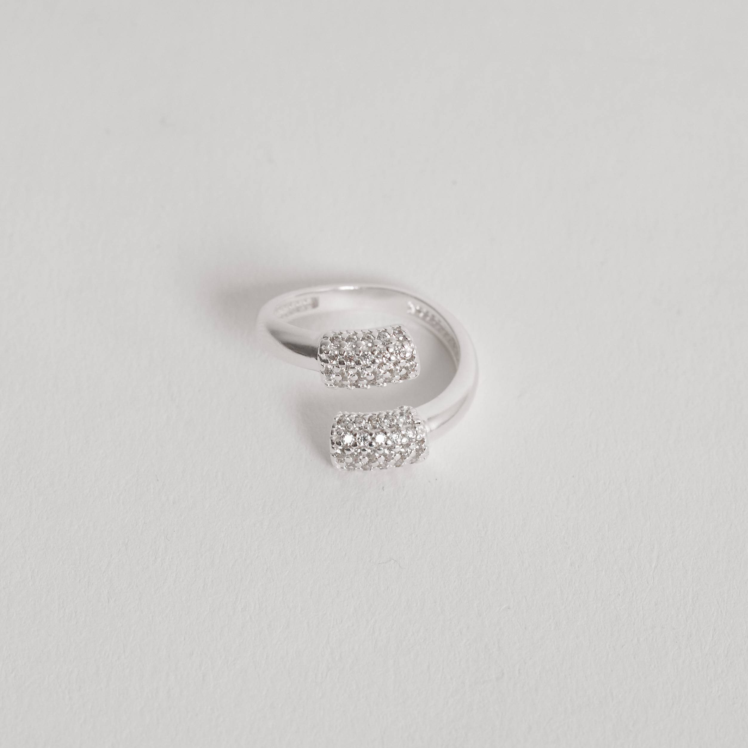 Imagem Secundária Anel pontas cravejadas regulável P