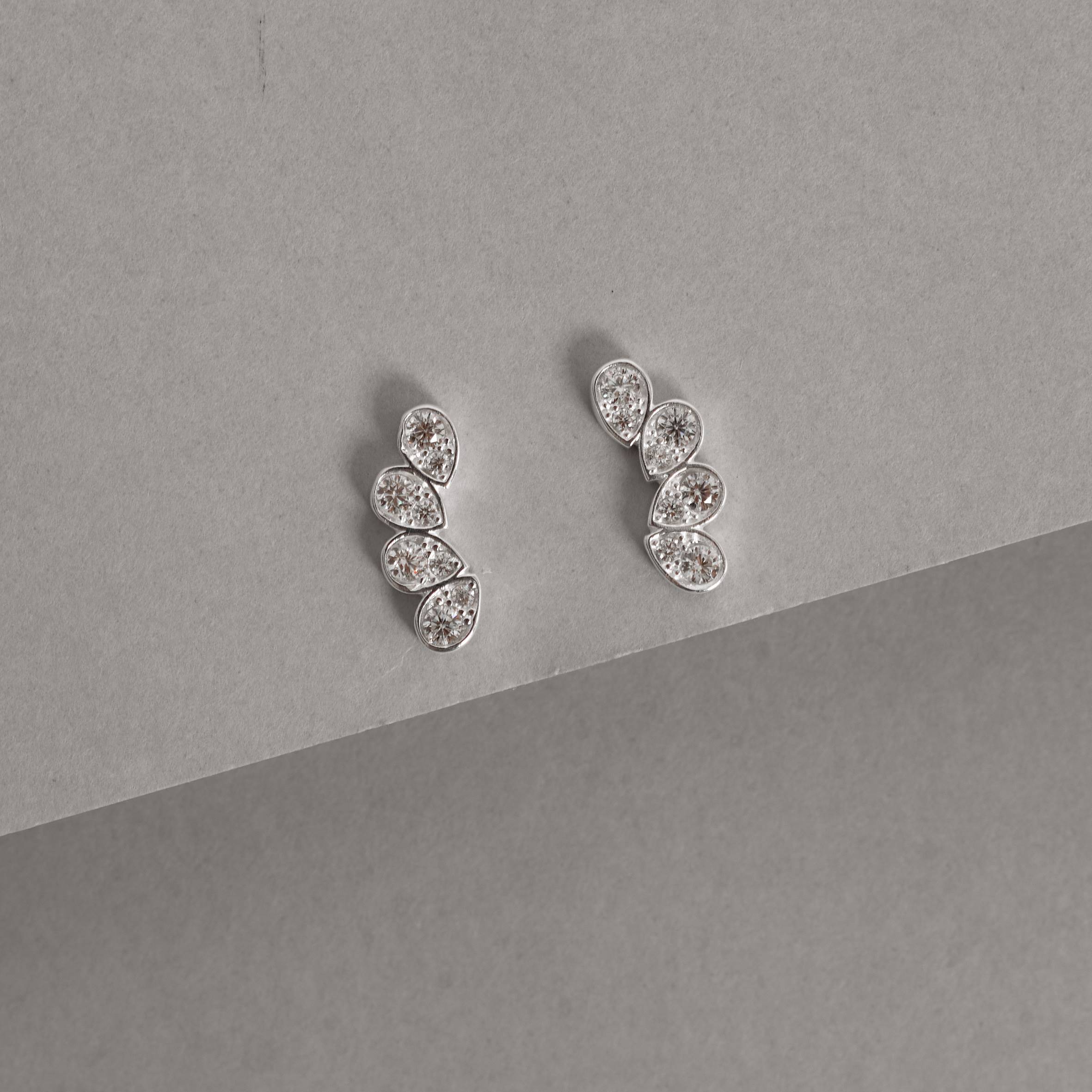 Imagem Secundária Brinco curva gotas cravejadas 16mm