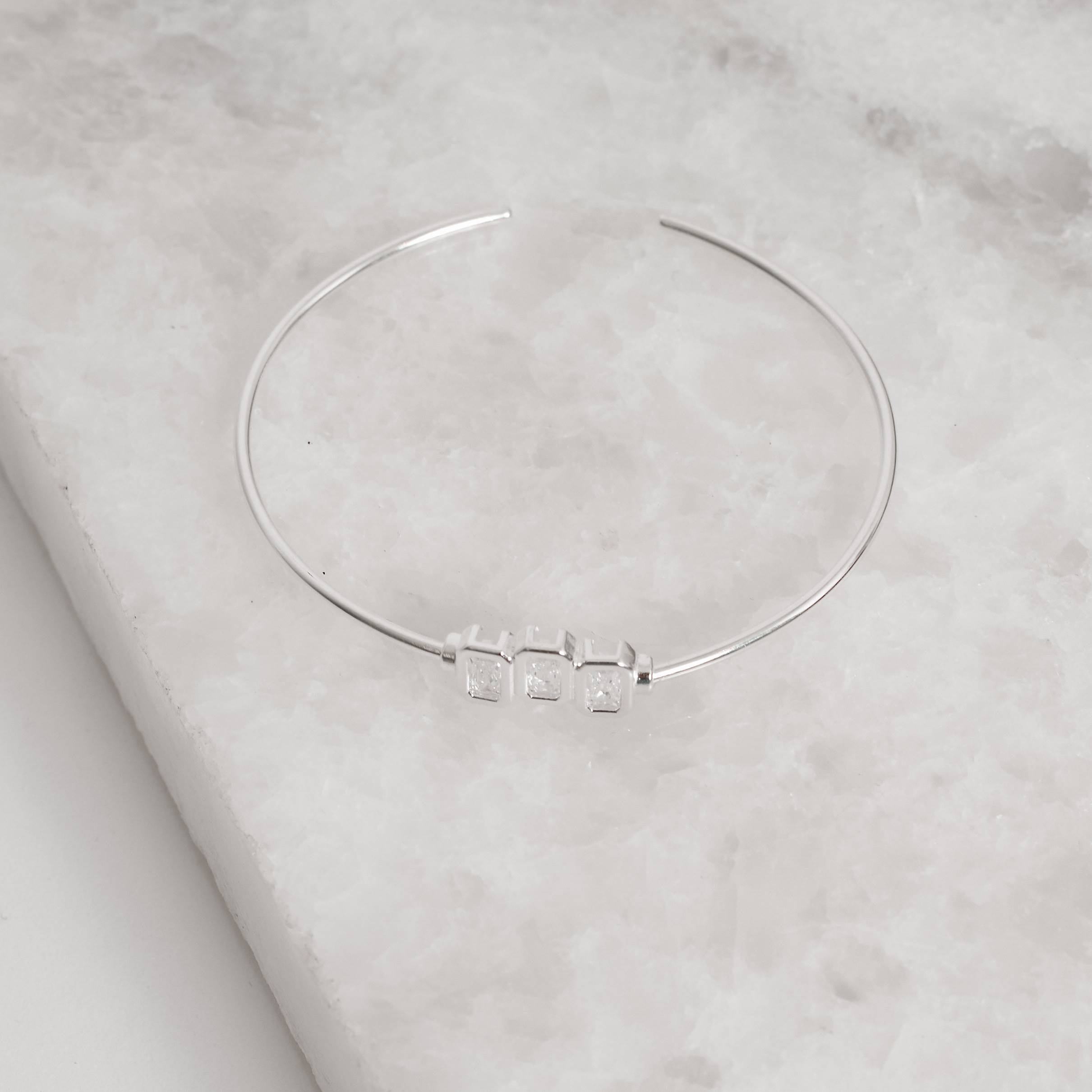 Bracelete 3 zircônias retangulares regulável