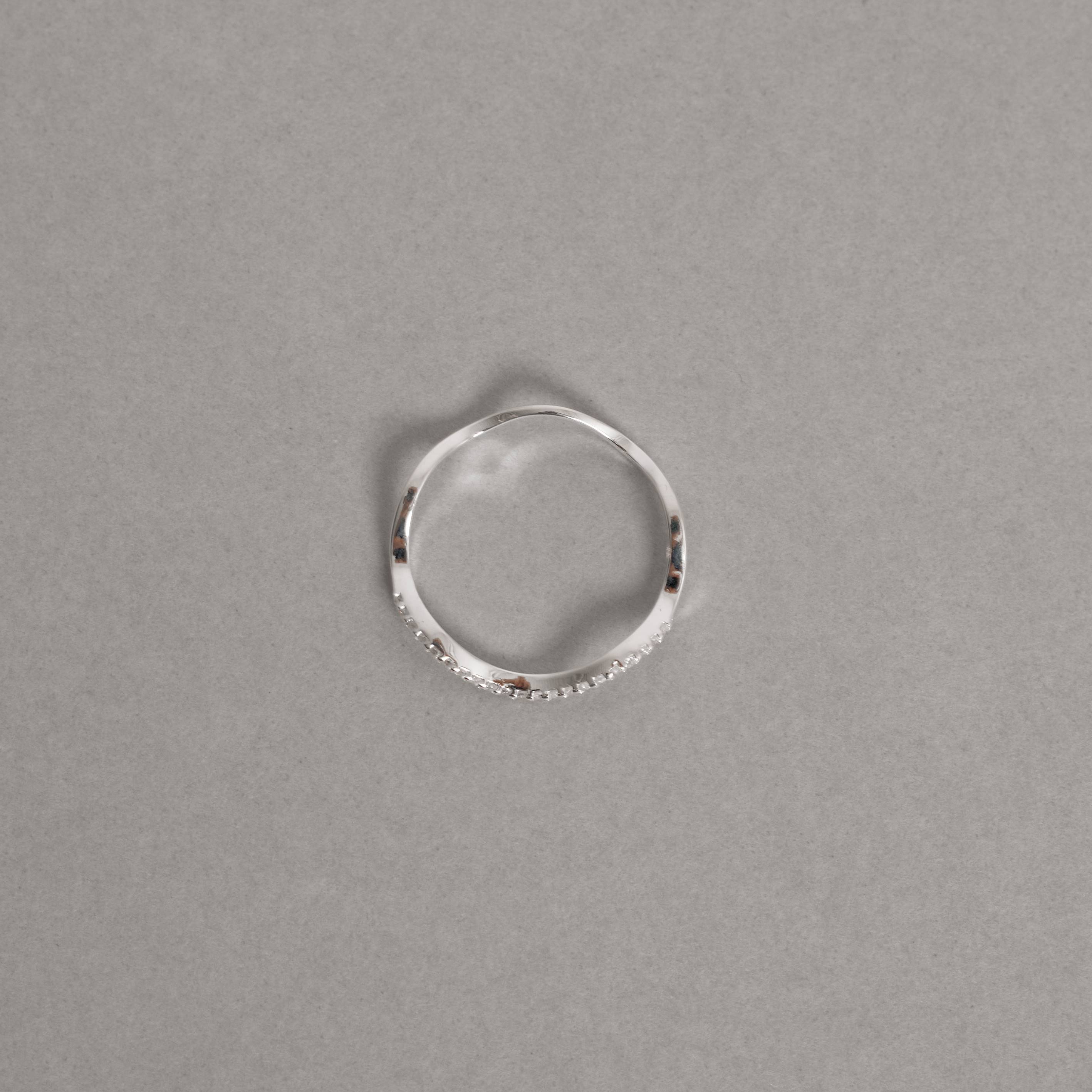 Imagem Secundária Anel fio ondulado com cravejado