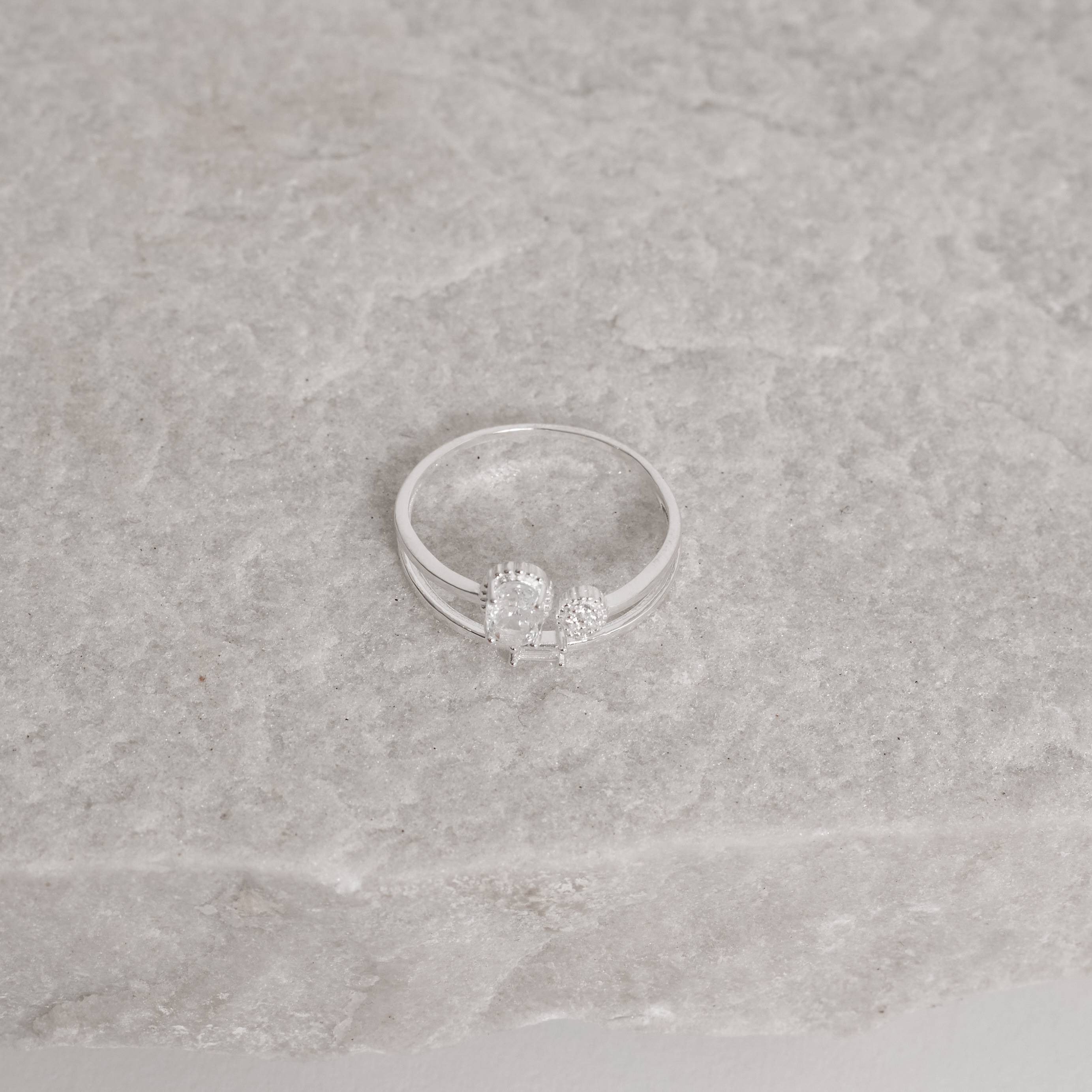 Anel duplo com zircônias