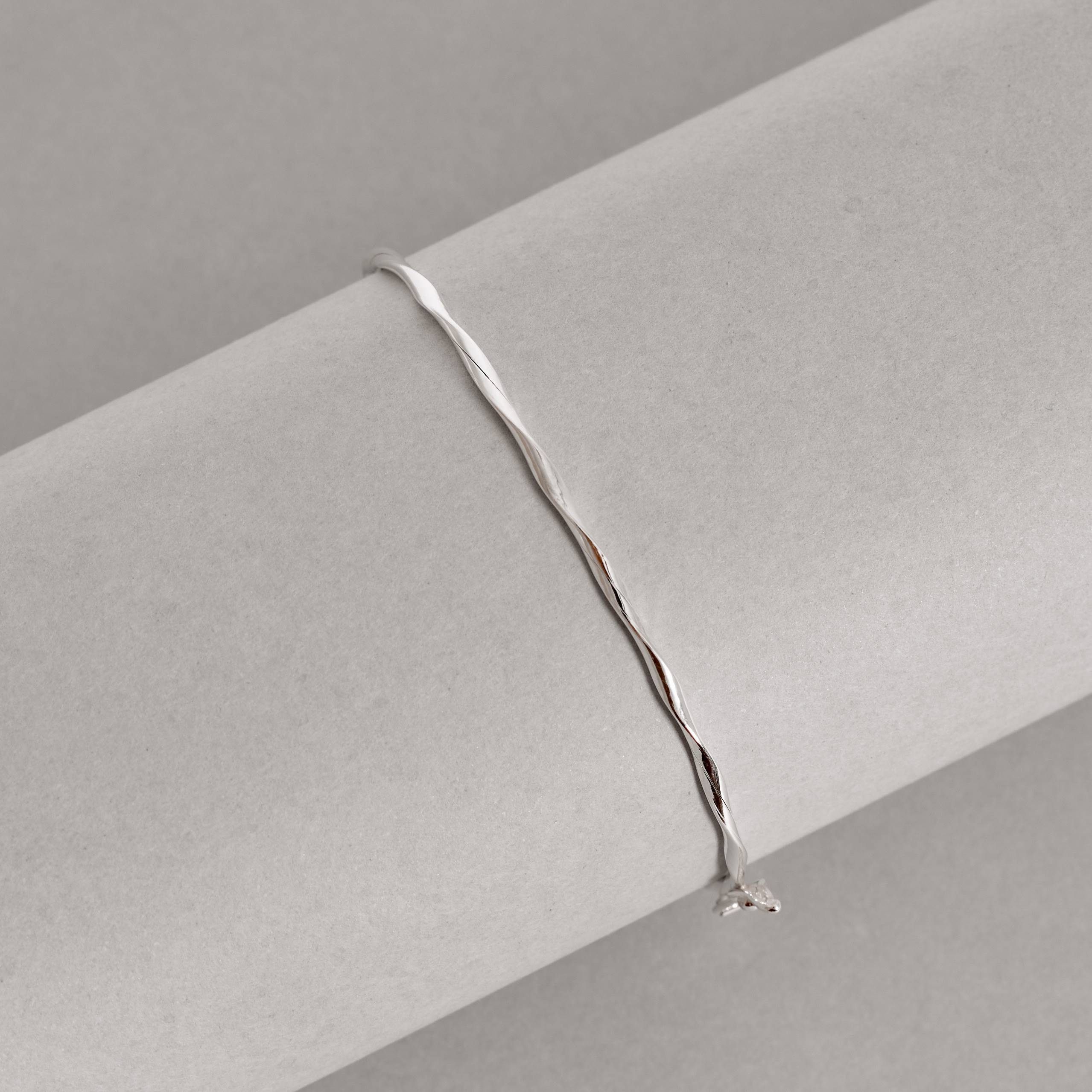 Bracelete 1.9 fio torcido leve