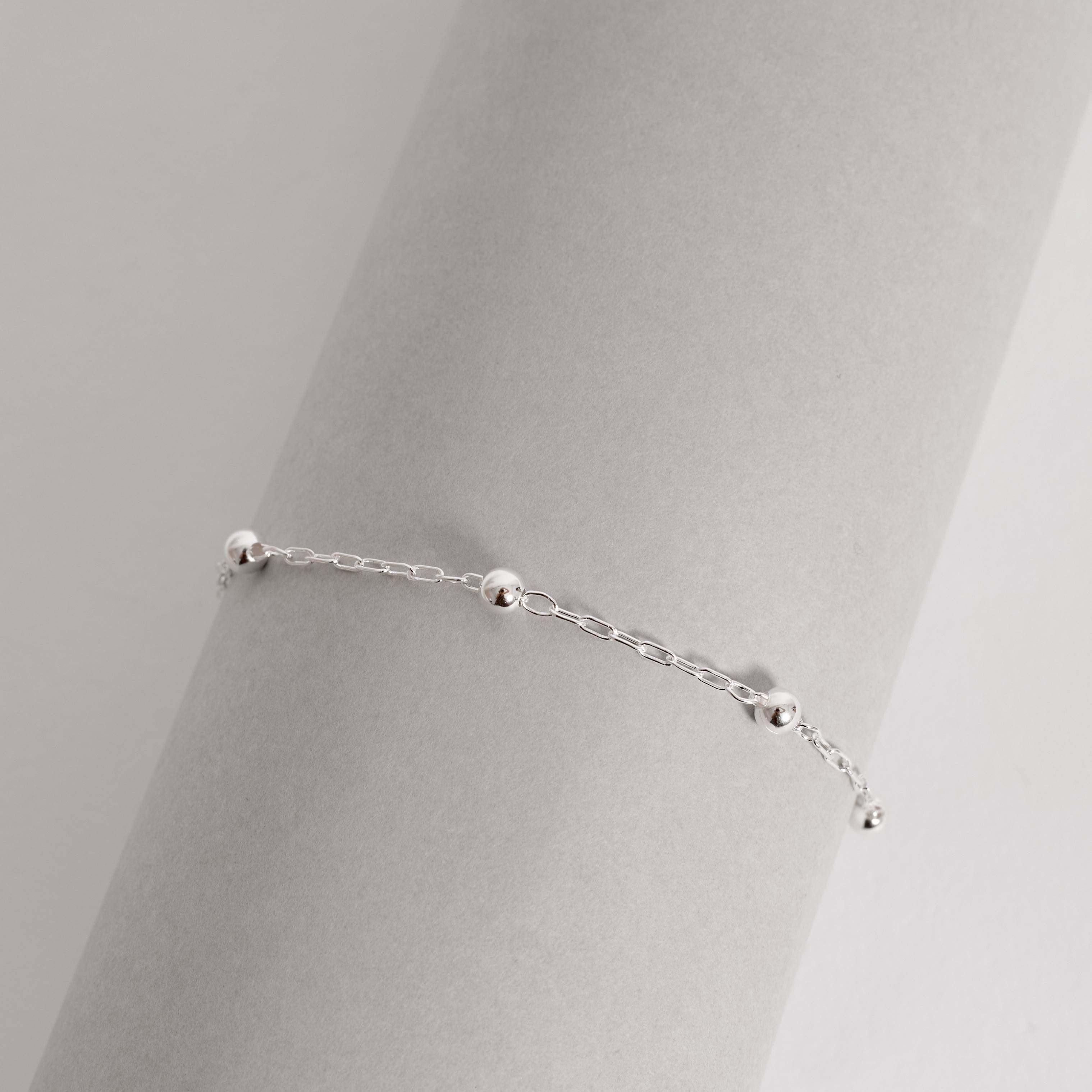 Imagem Secundária Pulseira entremeios bolas 4mm corrente cartier 19cm