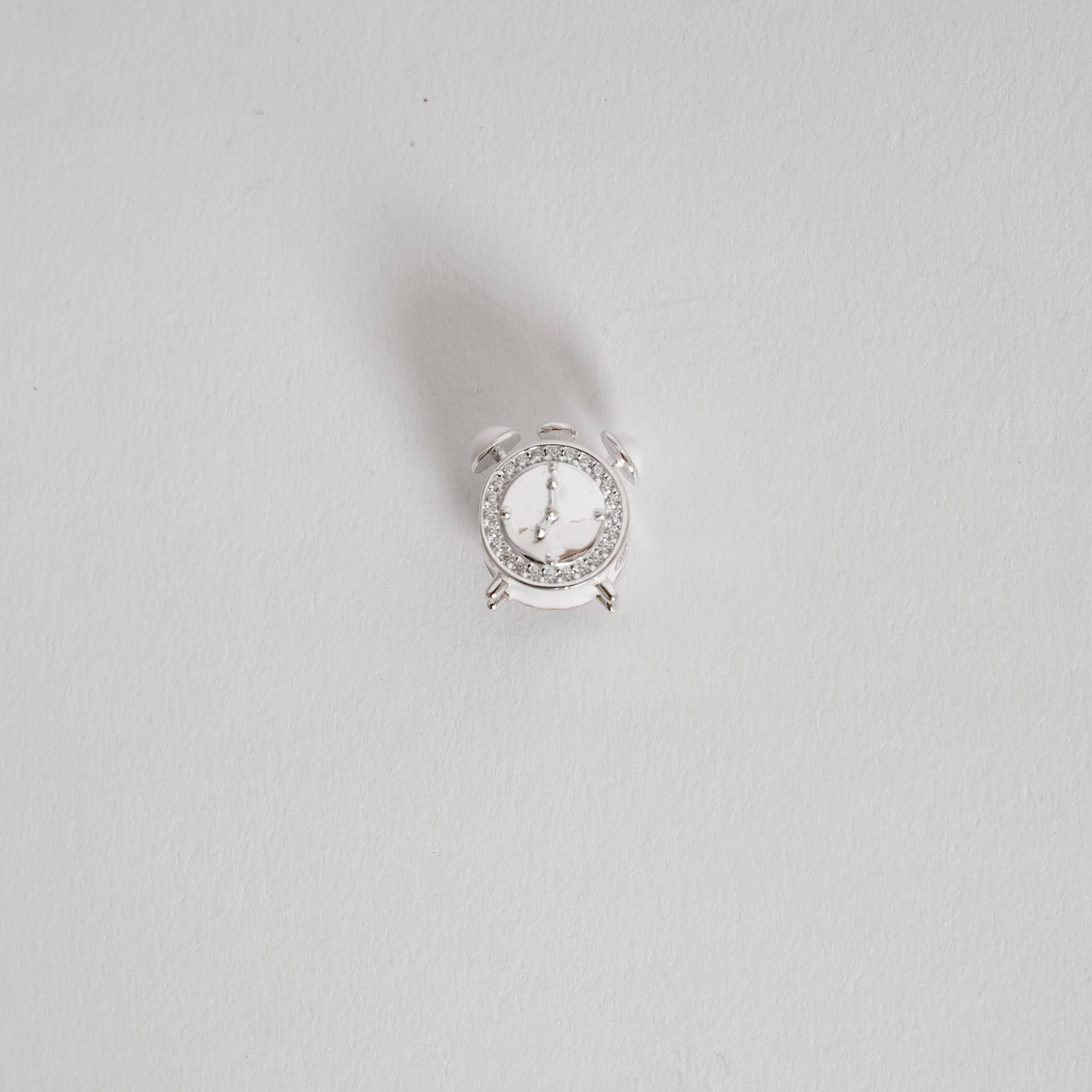 Imagem Berloque separador relógio cravejado 13mm resina
