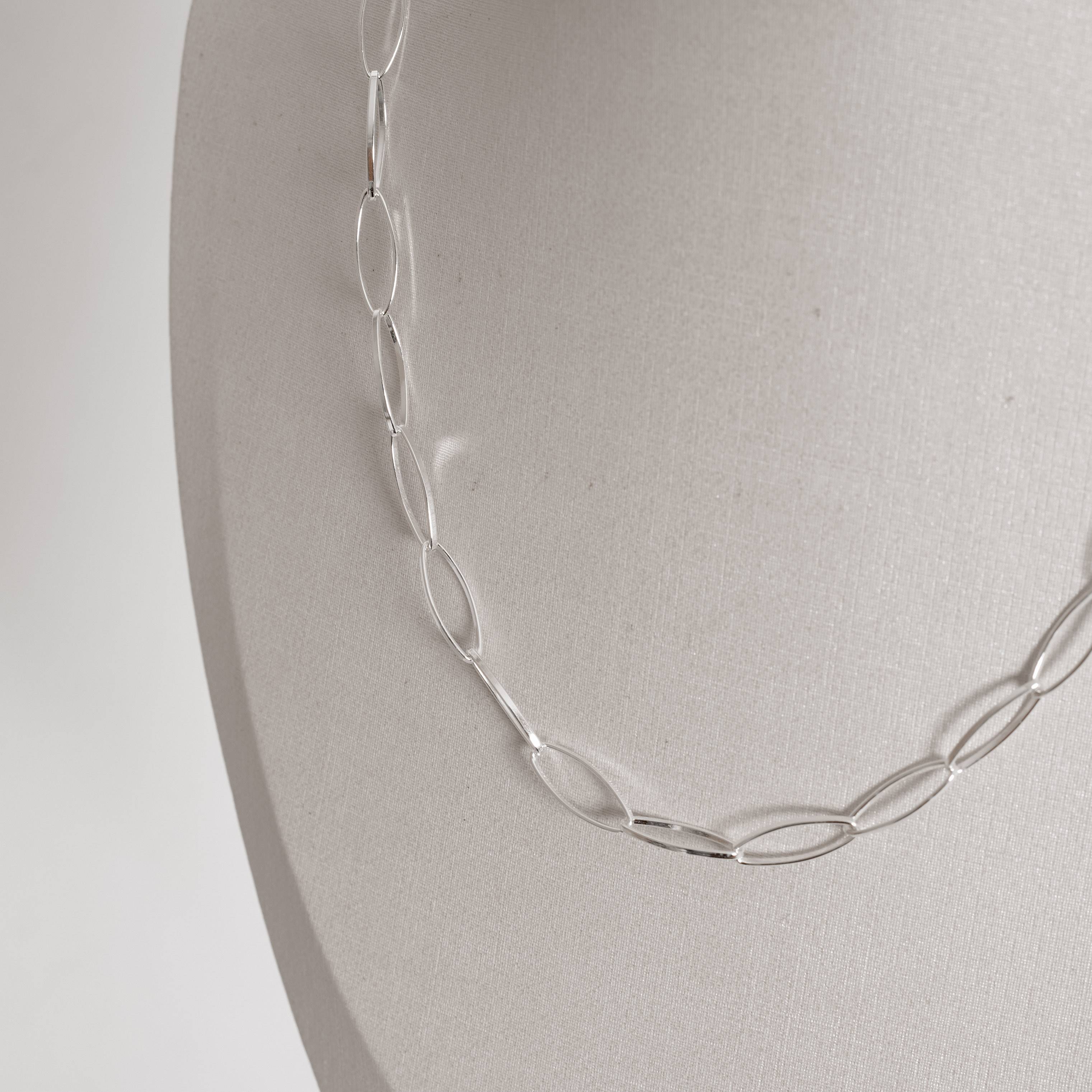 Imagem Choker corrente elos navetes 5.5 38+5cm