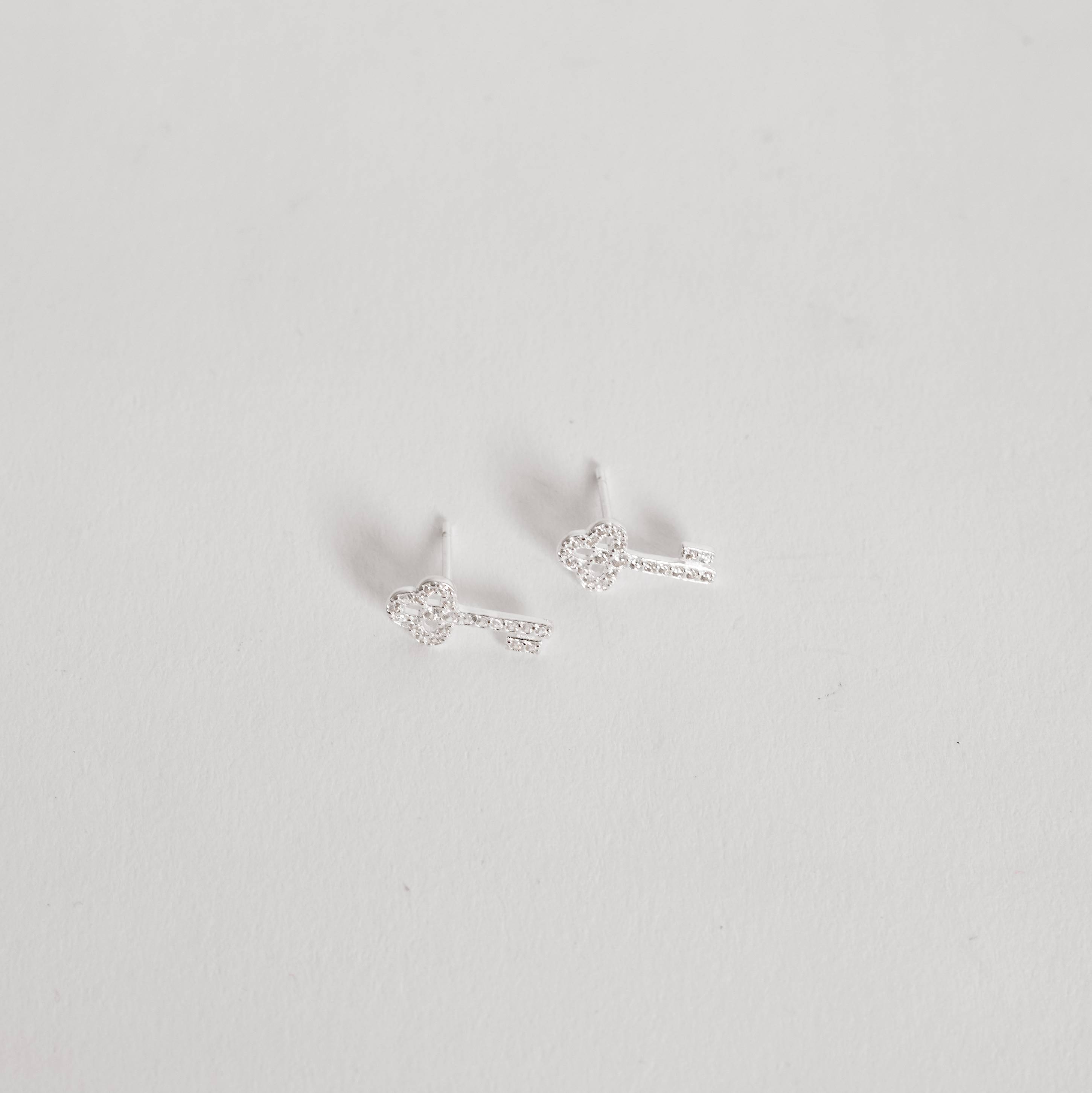 Imagem Secundária Brinco chave cravejada 13mm